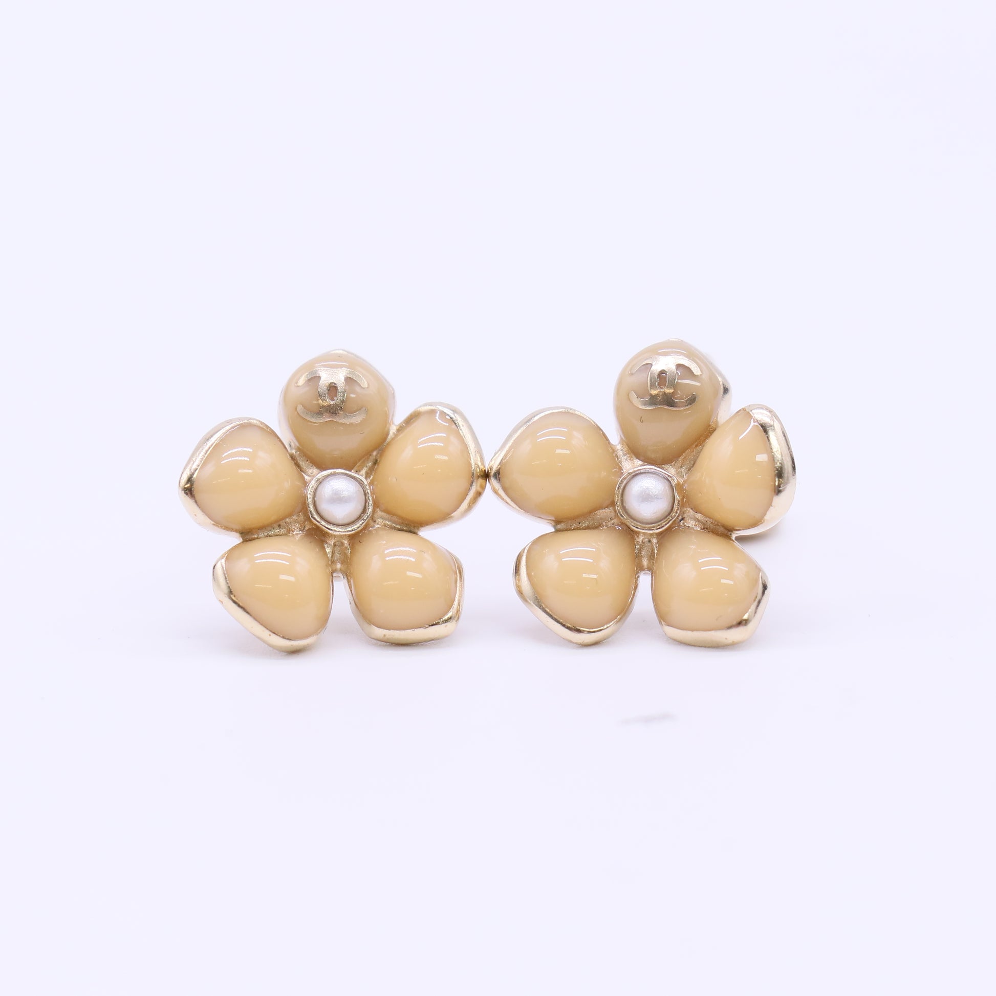 Chanel Pearl Flower Earrings W22109