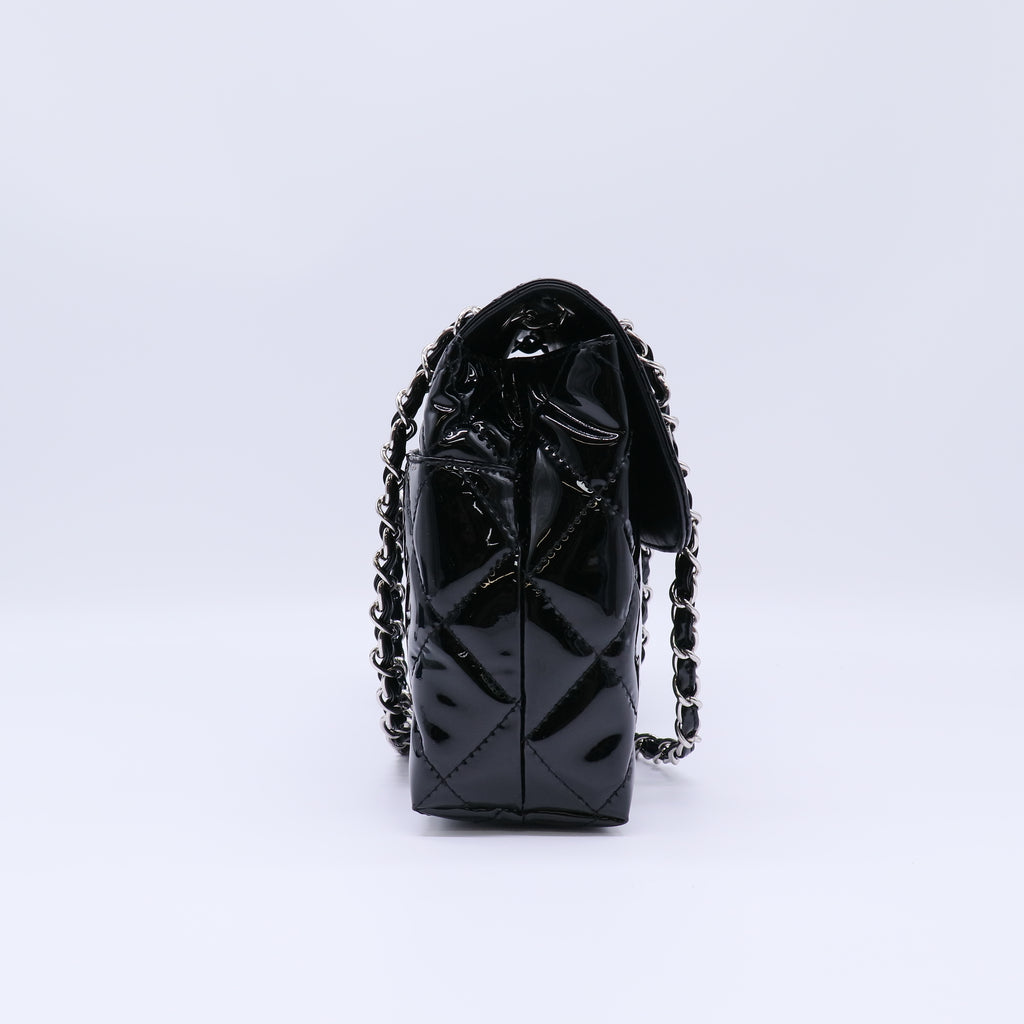 Chanel In The Business Maxi Flap Bag B22313