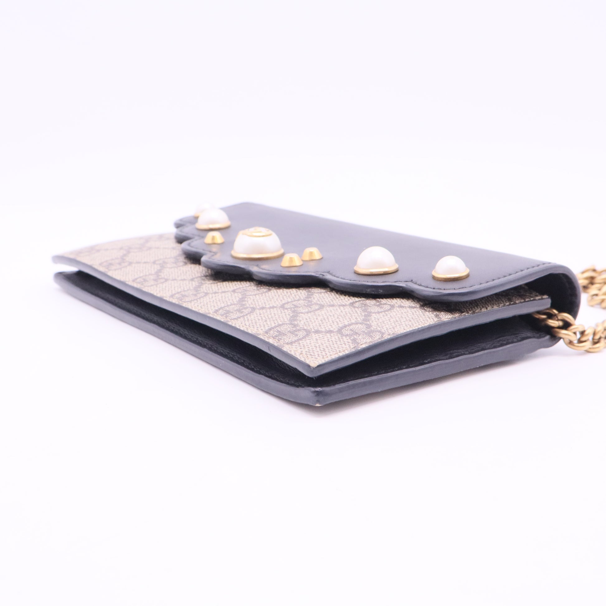 Faux Pearl Wallet on Chain