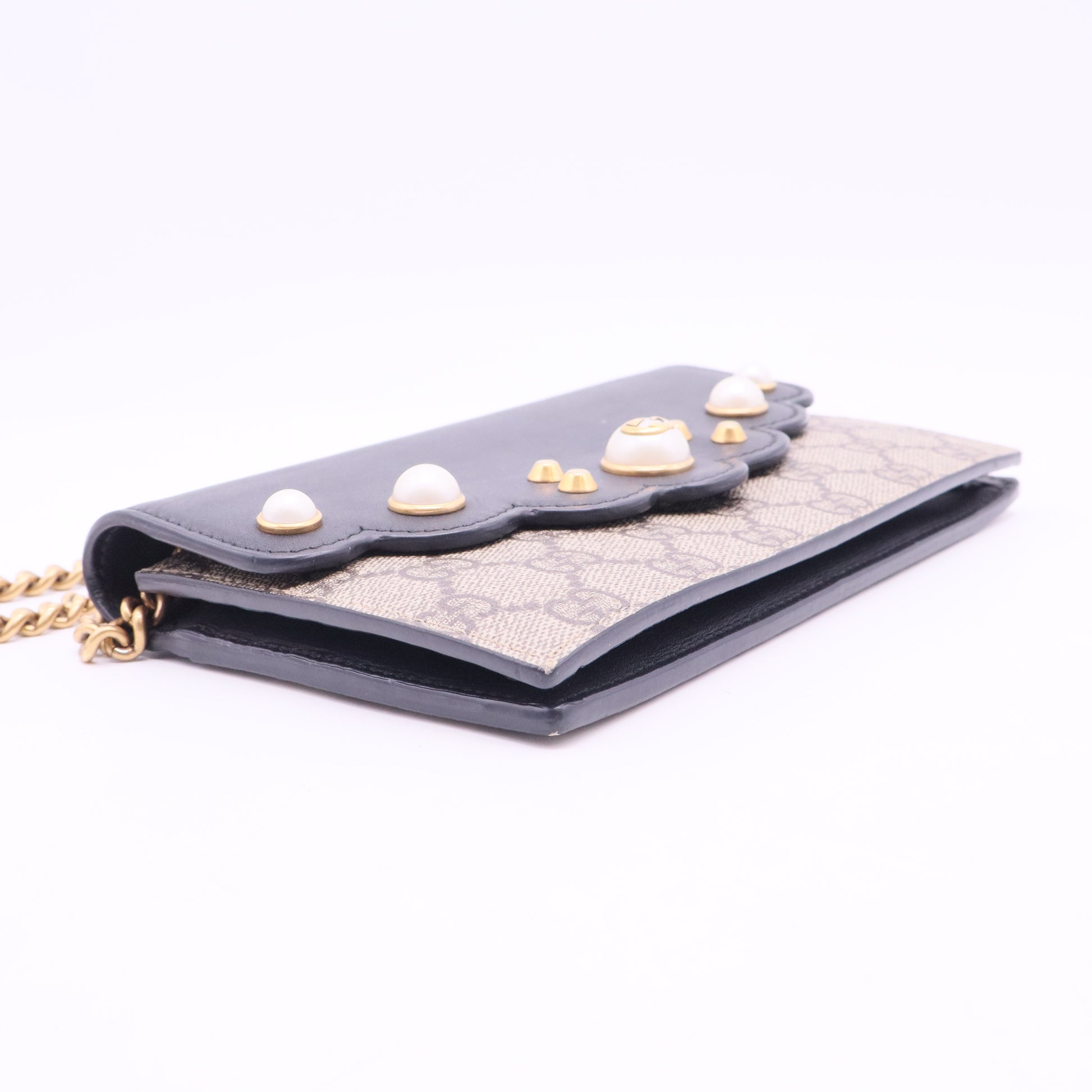 Faux Pearl Wallet on Chain