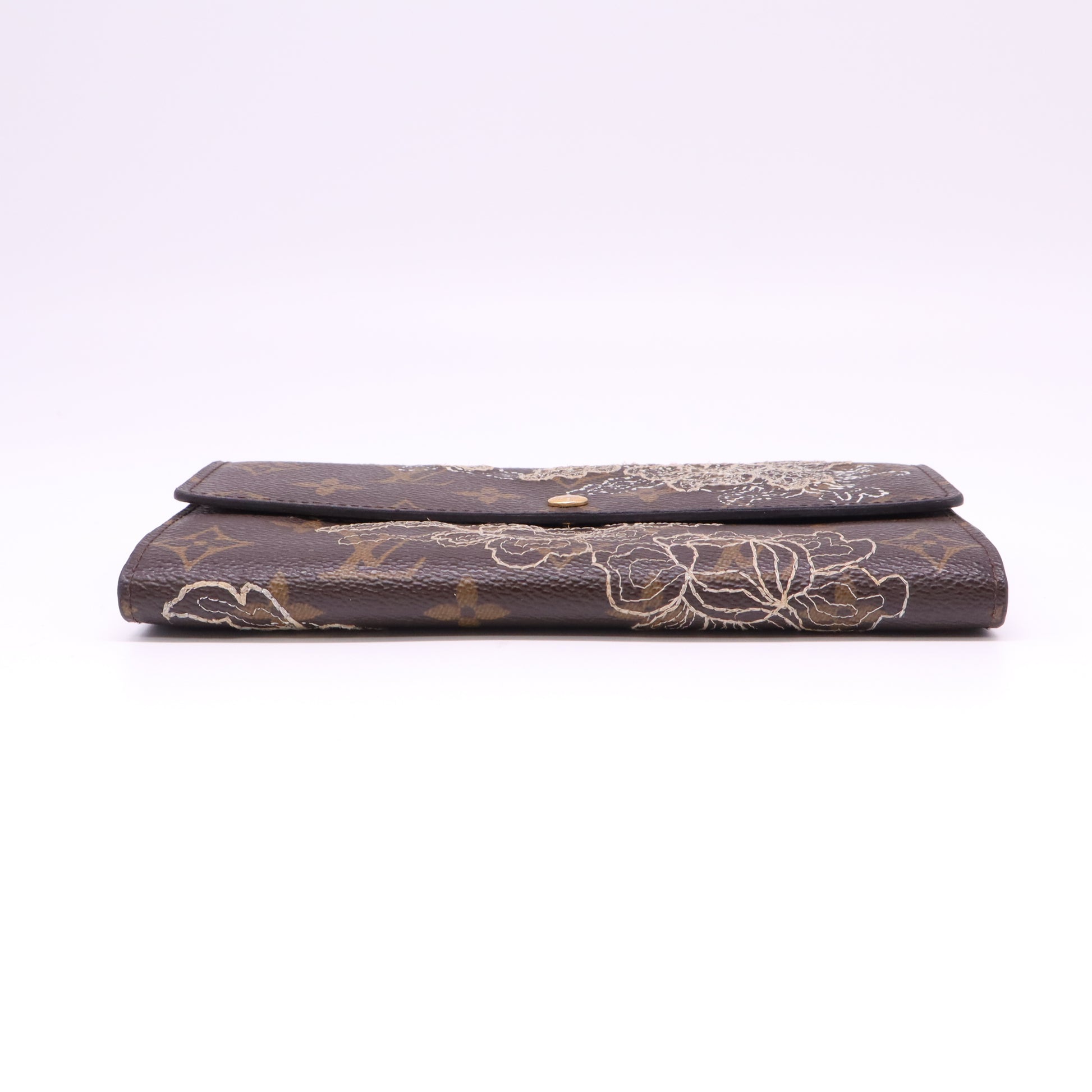 Louis Vuitton Monogram Dentelle Sarah Wallet W22090