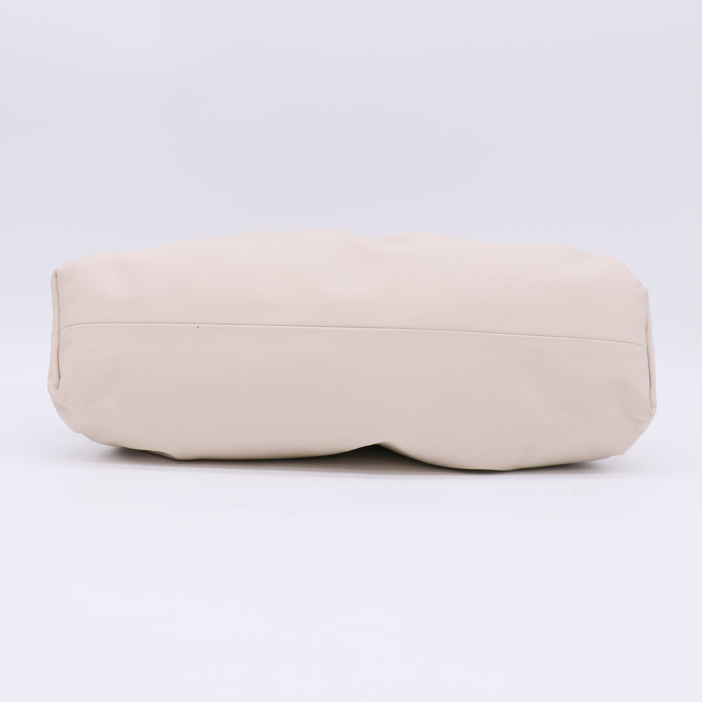 Bottega Veneta The Pouch Clutch Bag twins B23635