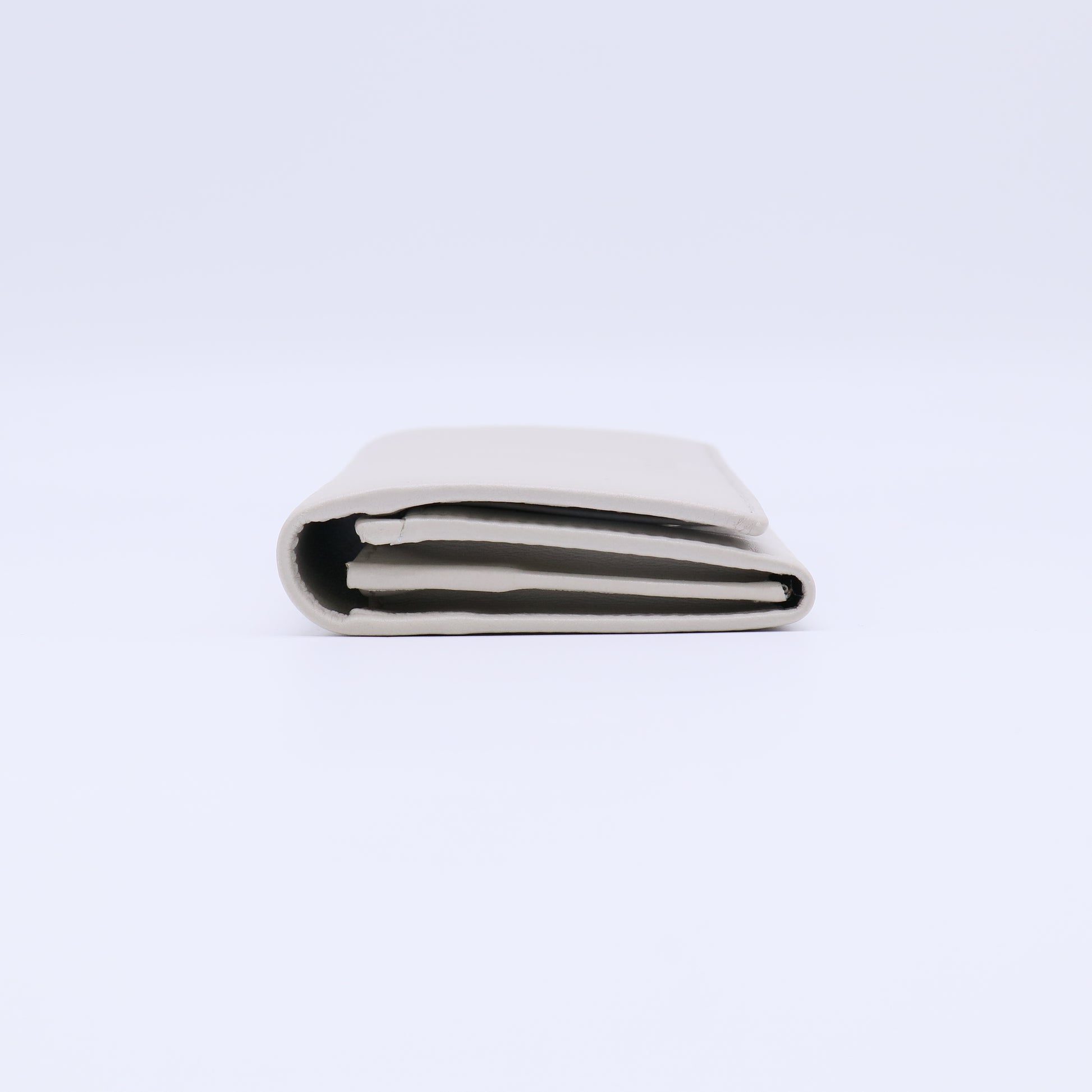 Gucci Textured Leather Continental Flap Wallet W21806