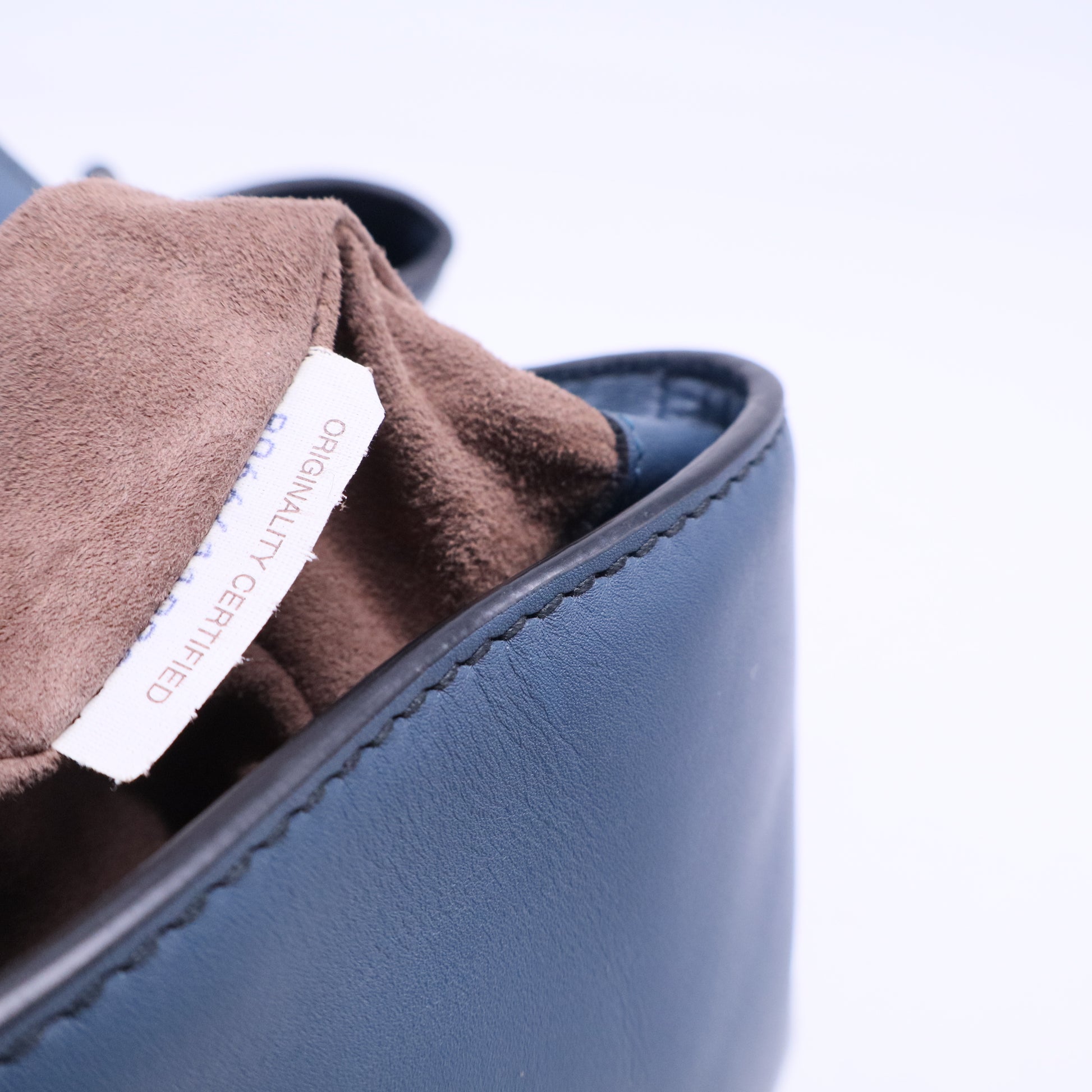 Kyoto Bag Leather Medium B20378