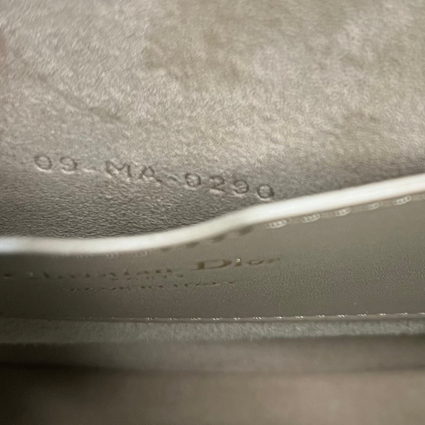 Box Calfskin Medium Bobby Flap Beige twins