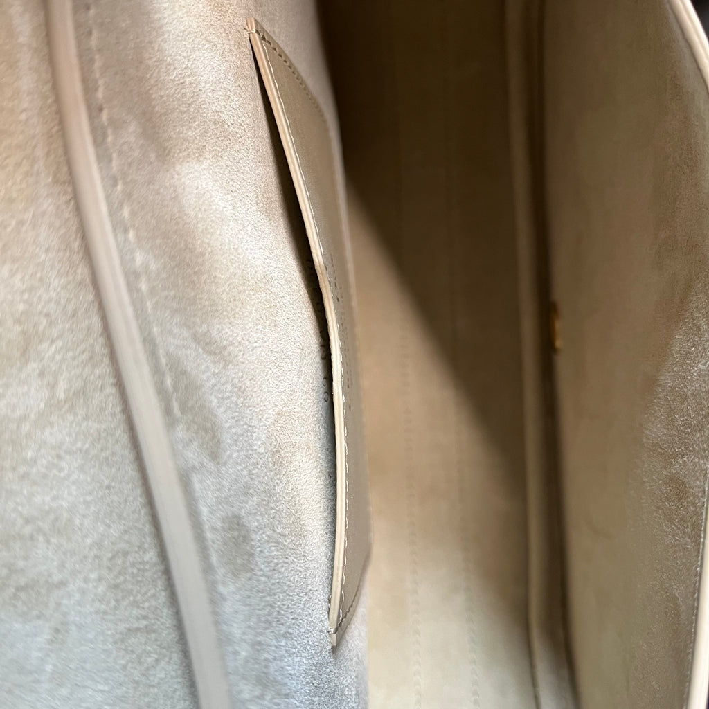 Box Calfskin Medium Bobby Flap Beige twins