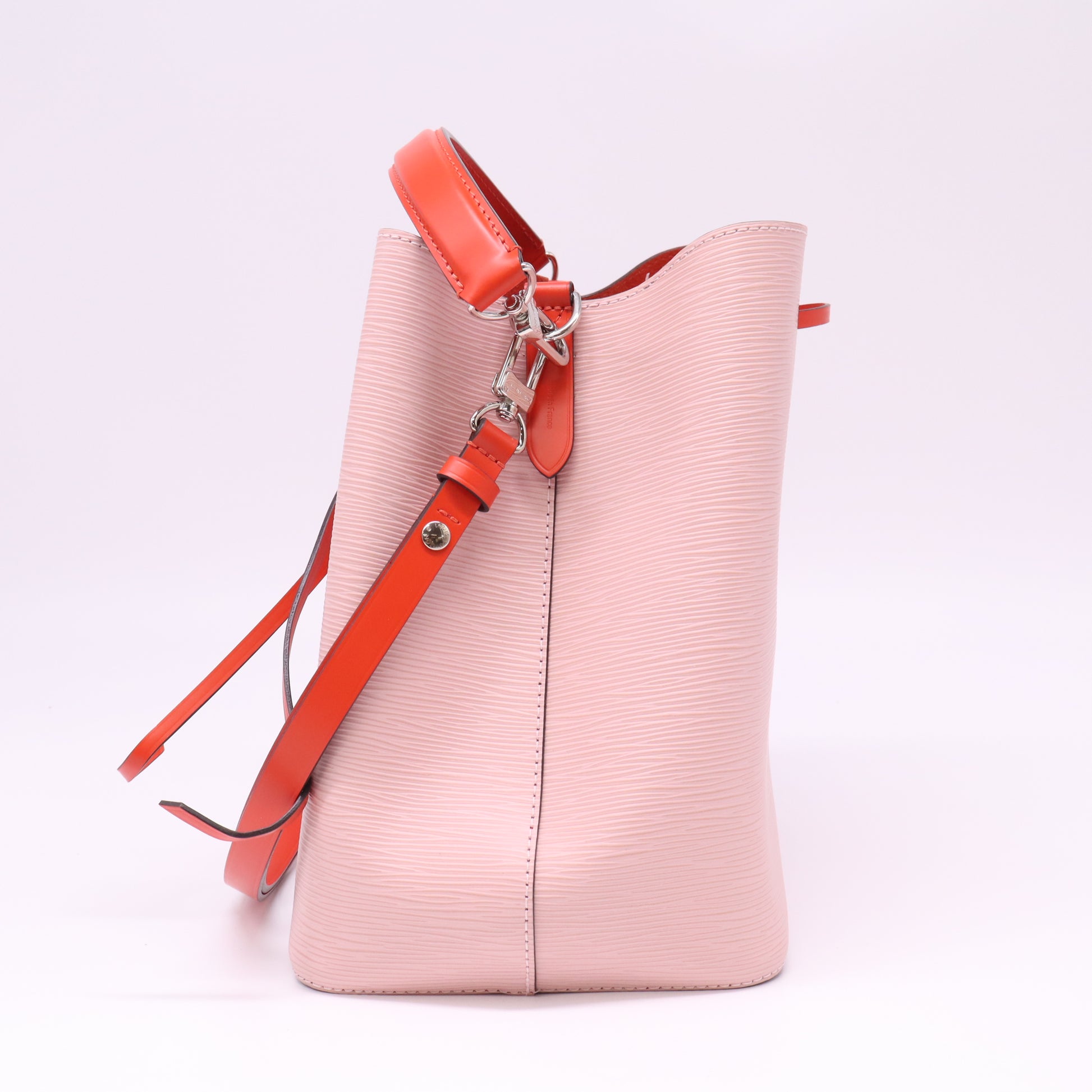 Louis Vuitton Epi NéoNoé MM bucket bag B22802
