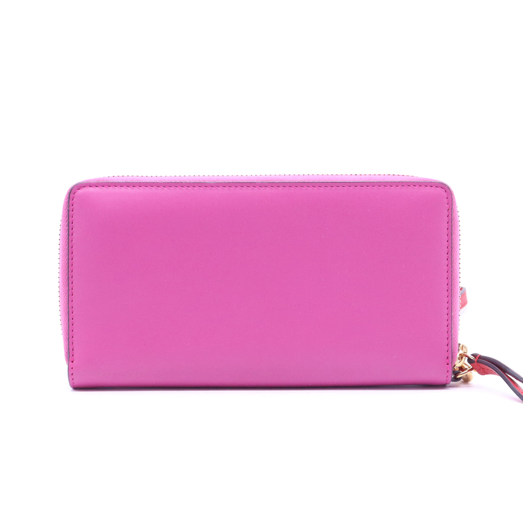 Gucci  Leather Wristlet W21026