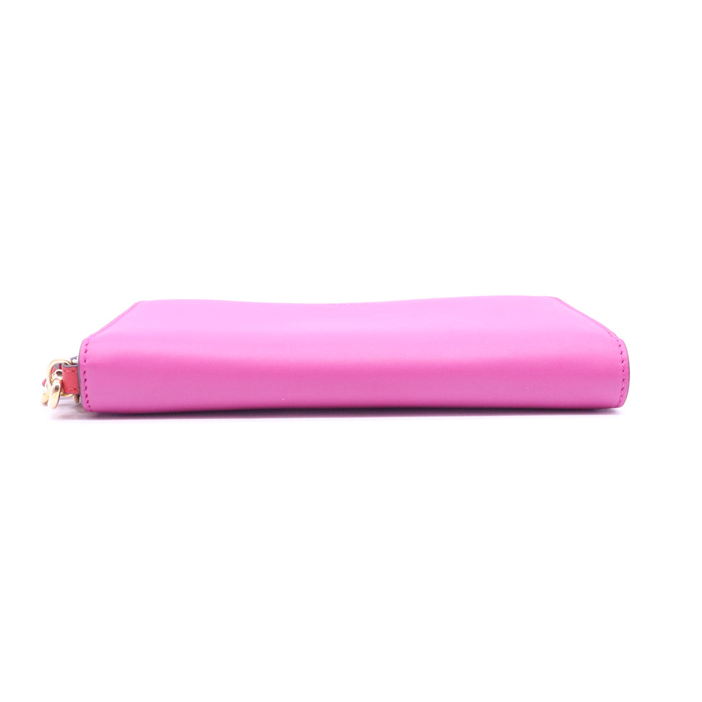 Gucci  Leather Wristlet W21026