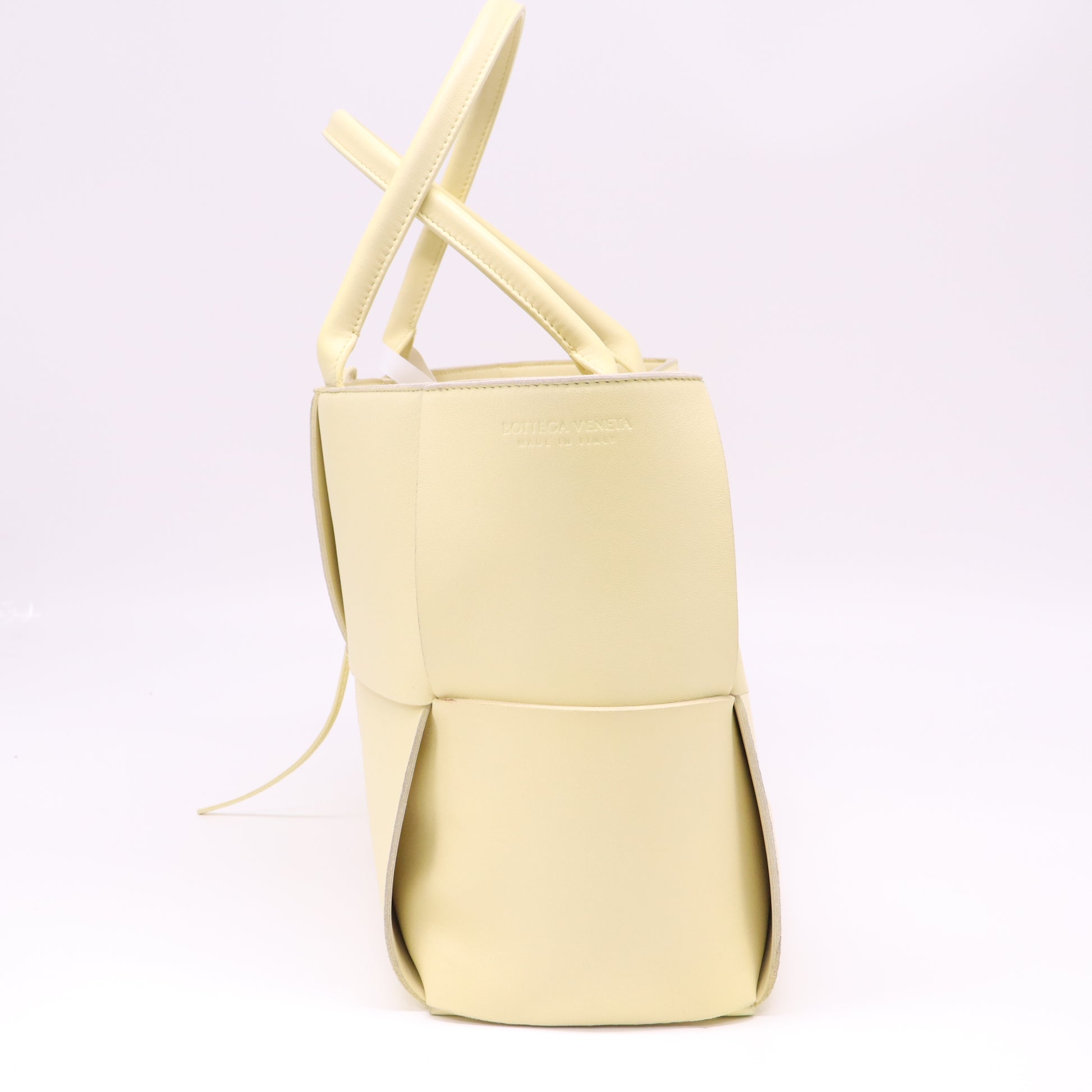 Nappa Maxi Intrecciato Medium Arco Tote Ice Cream B22678