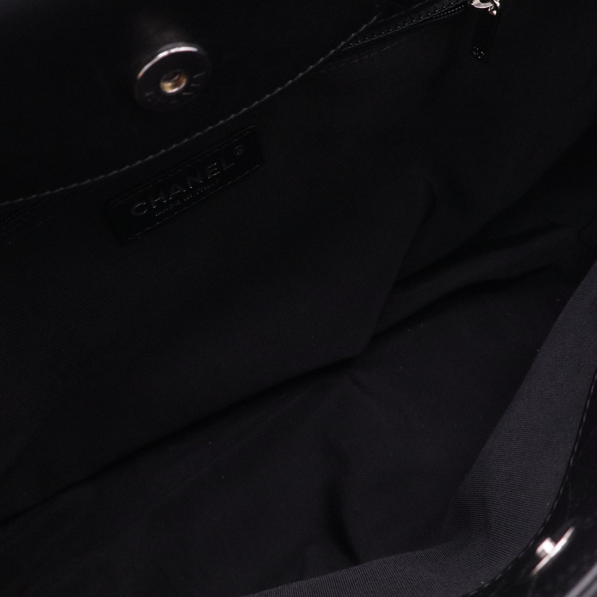 Shopping Tote Quilted Calfskin Medium