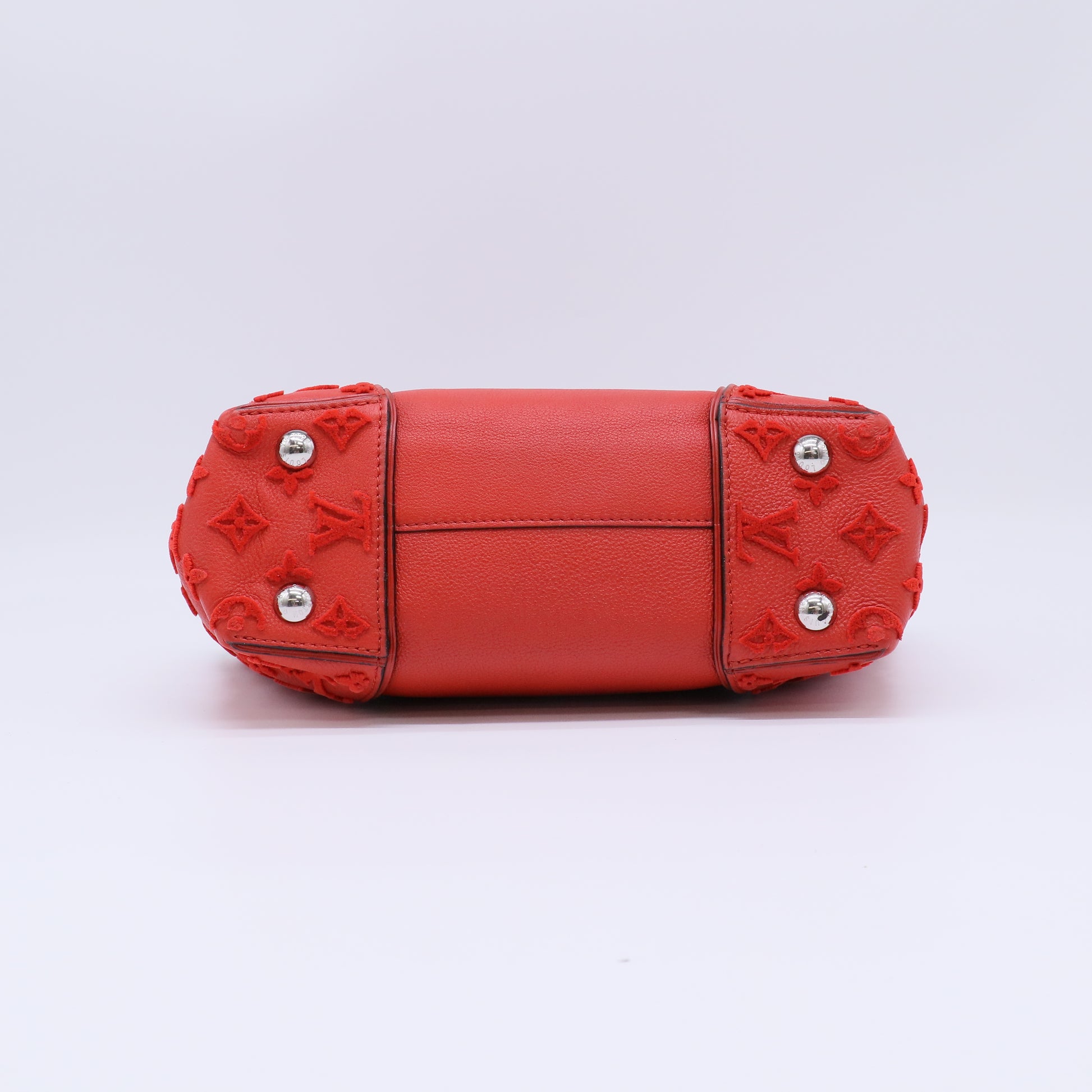 W Tote Veau Cachemire Calfskin BB B22183