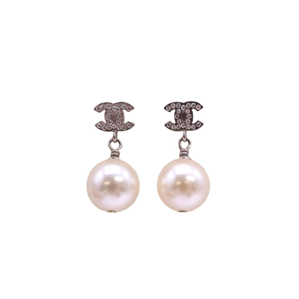 Chanel Crystal Pearl CC Drop Earrings Silver Pearly White W23208