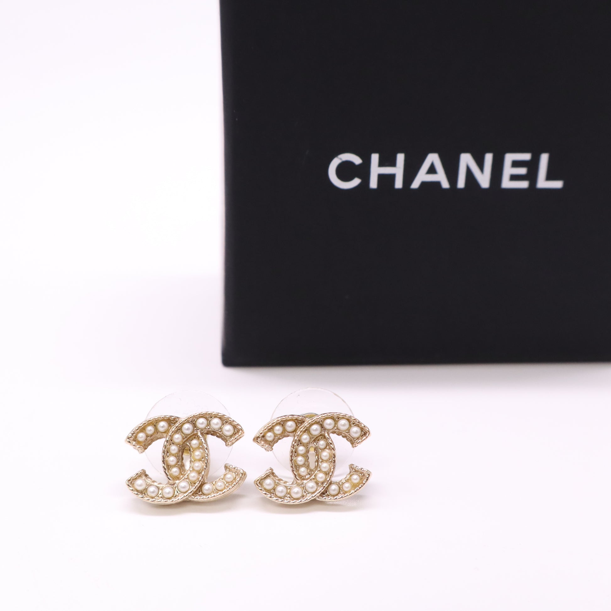 Chanel Pearl Queen of France CC Earrings Gold twins LDJ4615