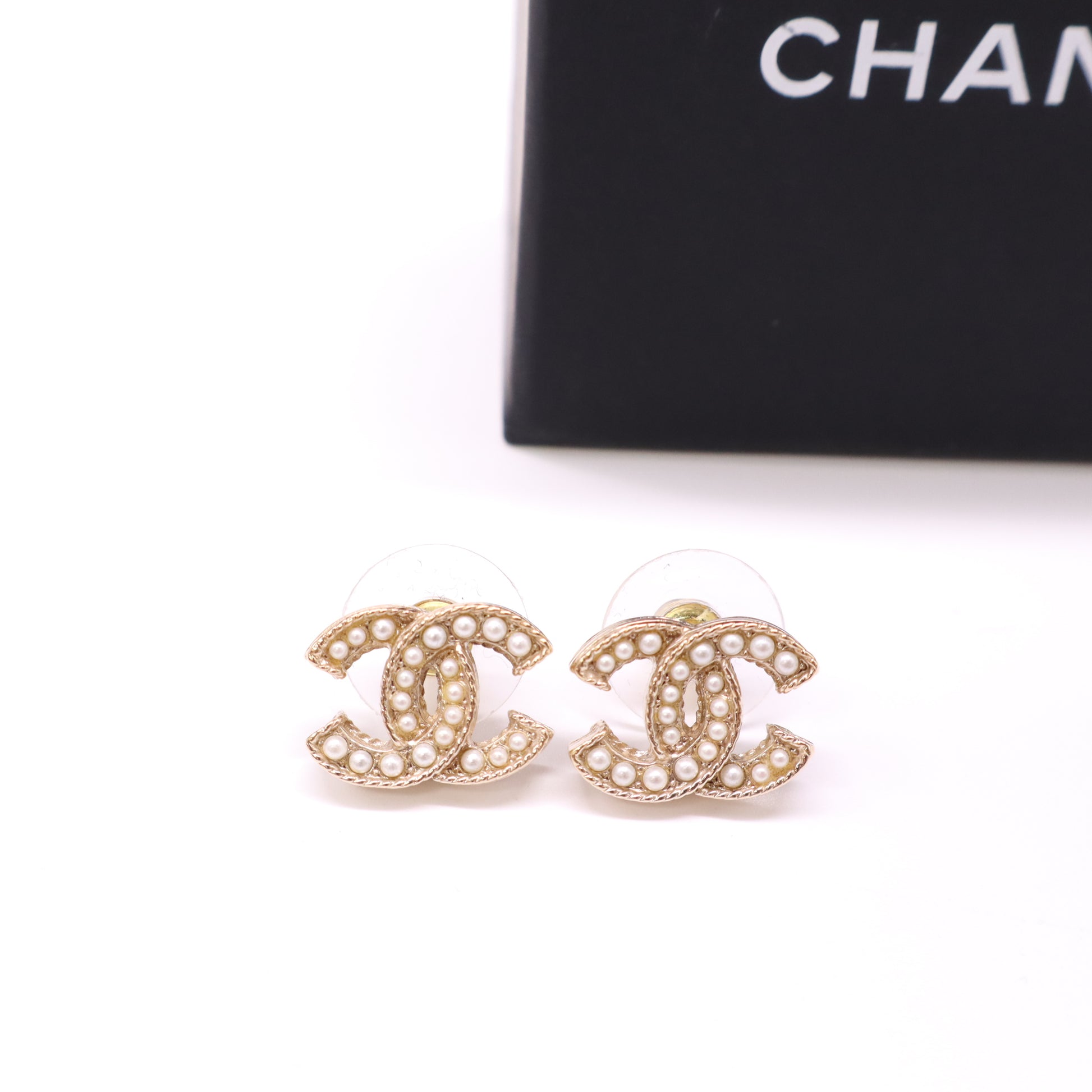 Chanel Pearl Queen of France CC Earrings Gold twins LDJ4615