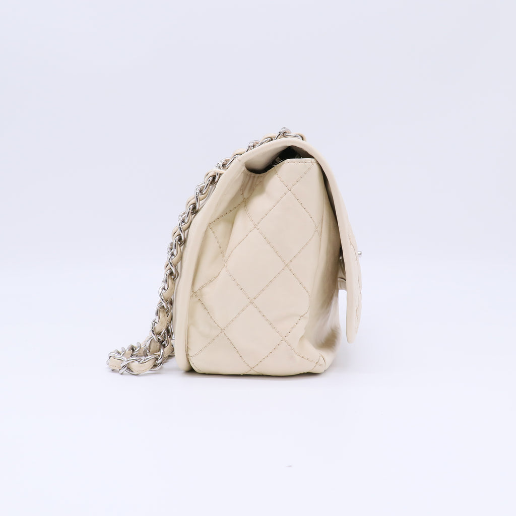 Natural Beauty Split Pocket Flap Bag Quilted Leather Medium B21970
