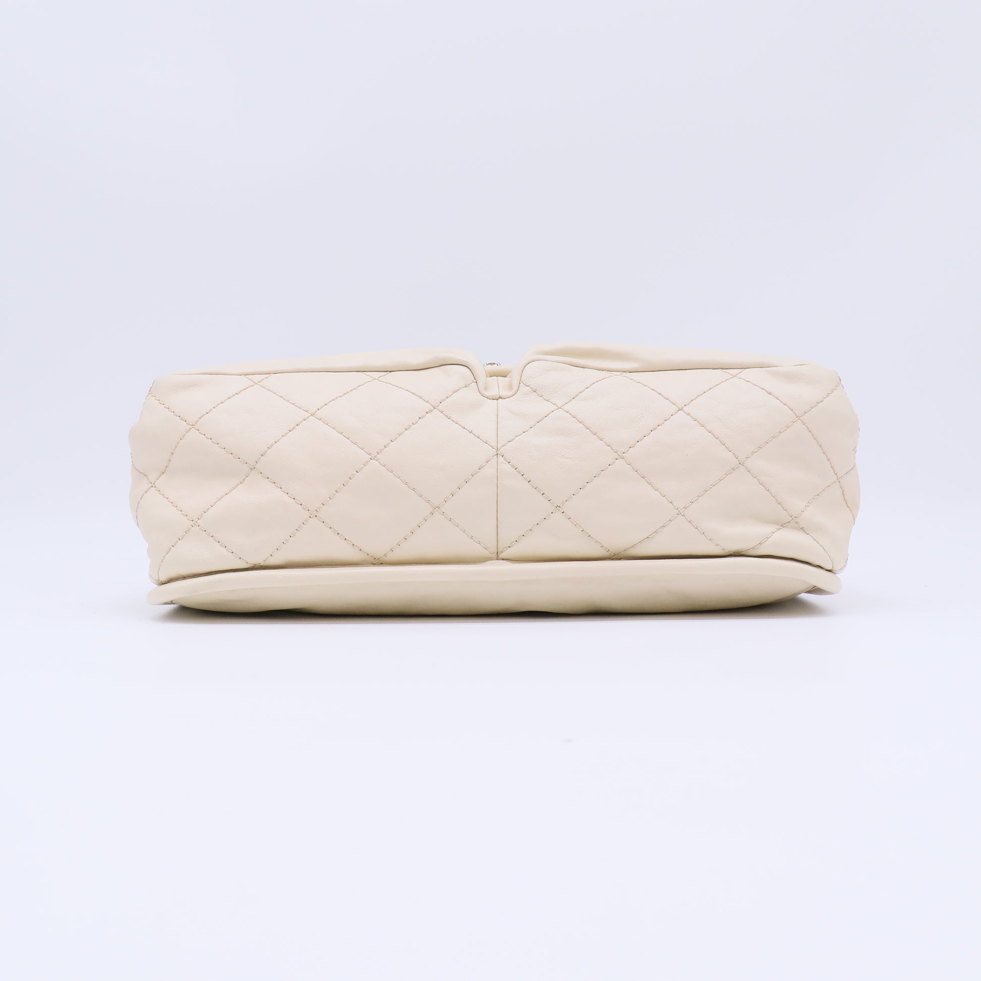 Natural Beauty Split Pocket Flap Bag Quilted Leather Medium B21970