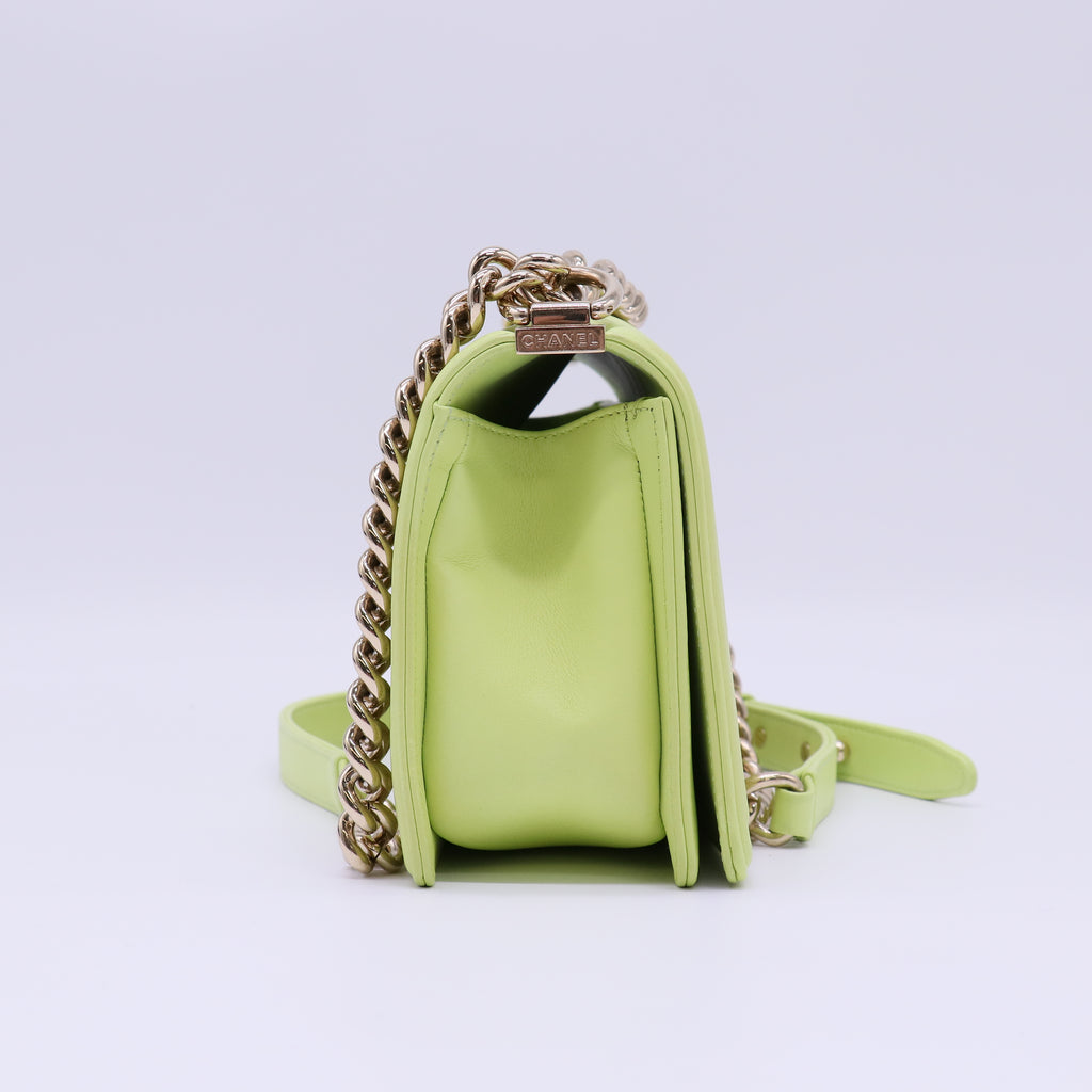 Chanel Chevron Quilted Medium Boy Flap Bag B22239