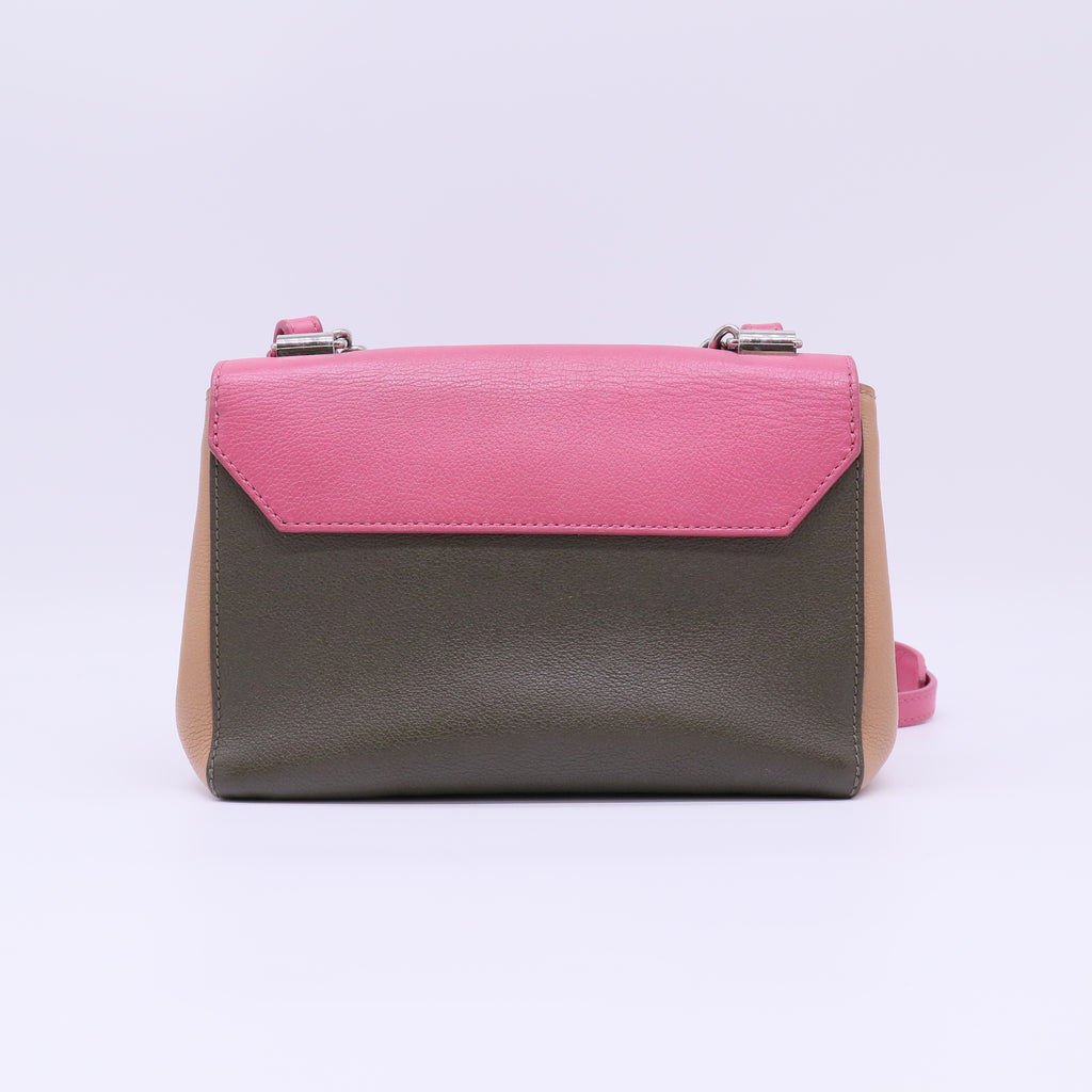 Lockme II Handbag Leather BB B22133