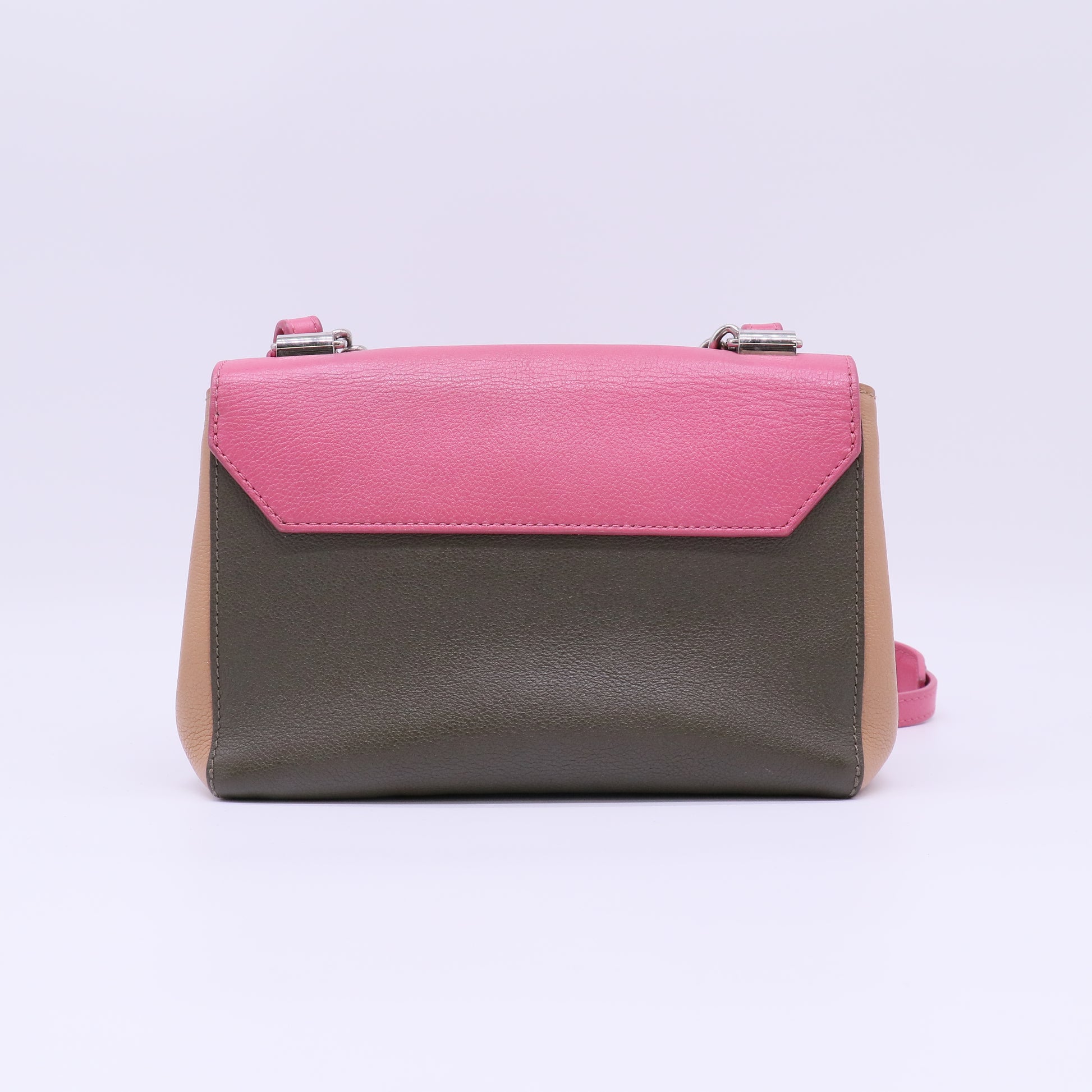 Lockme II Handbag Leather BB B22133