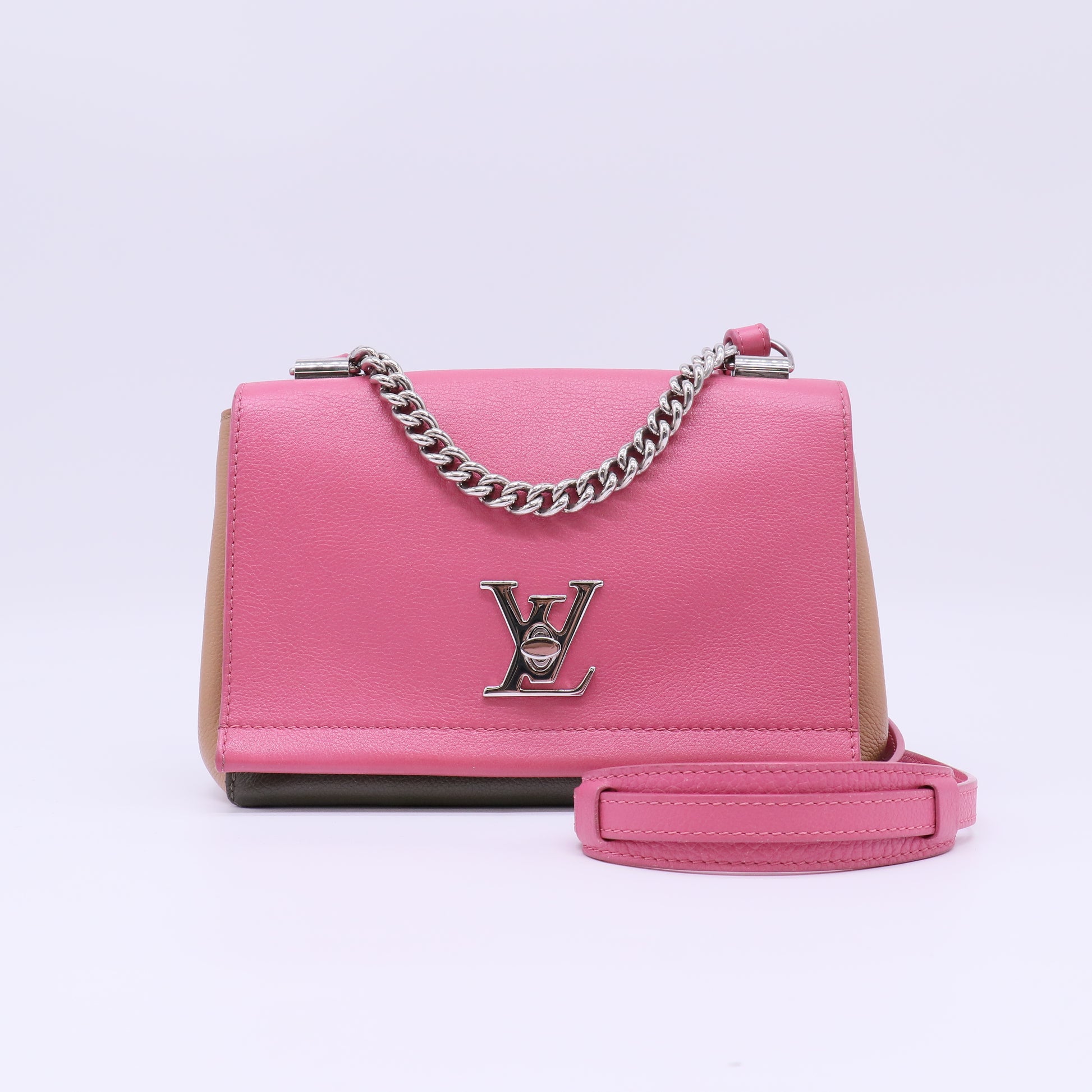Lockme II Handbag Leather BB B22133