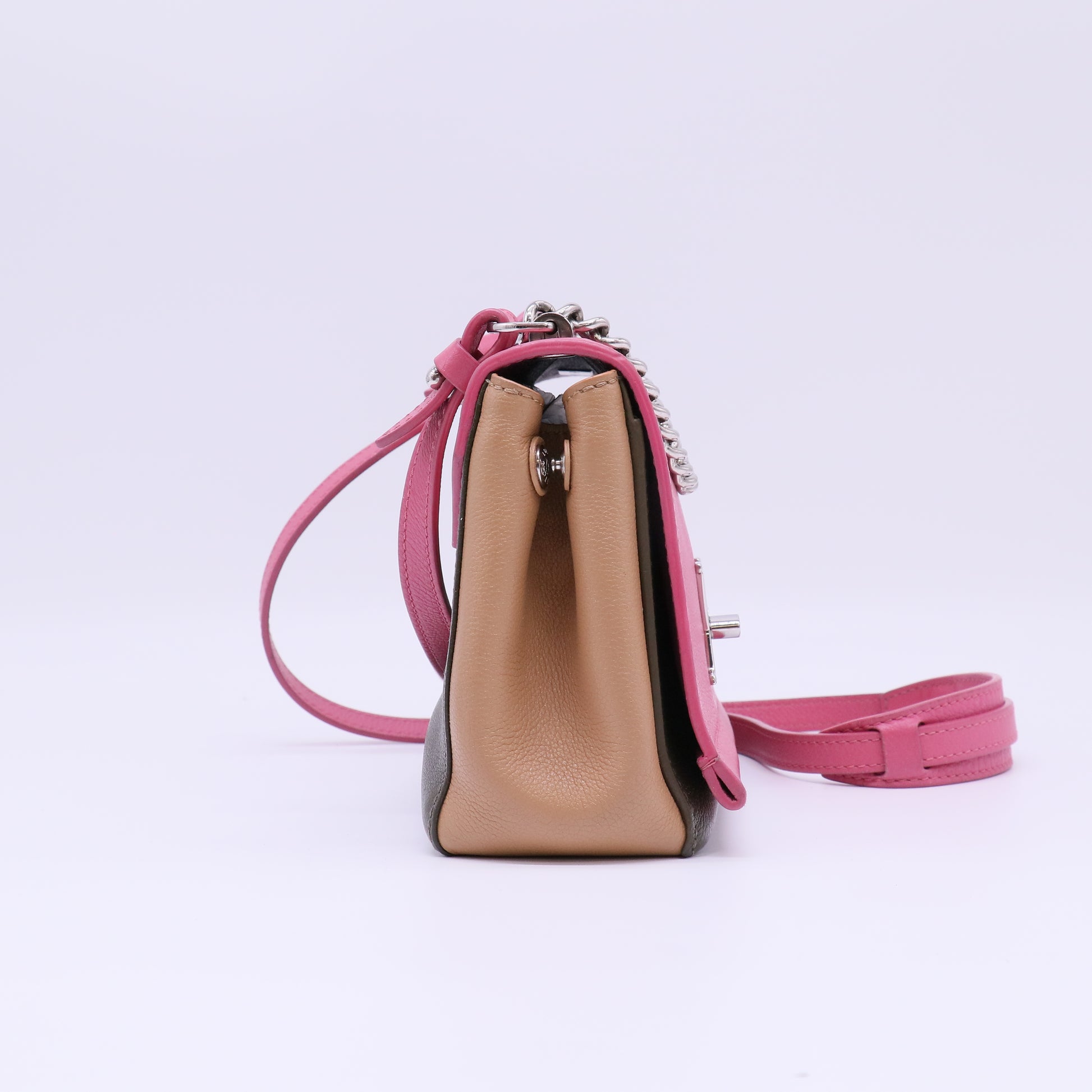 Lockme II Handbag Leather BB B22133