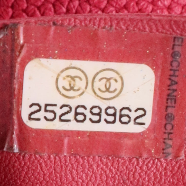 2018 Thread Around Flap Bag Quilted Caviar Medium Twins