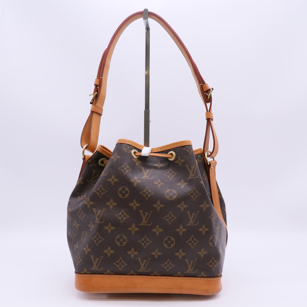 Louis Vuitton Monogram Petit Noé Bucket Bag B24091