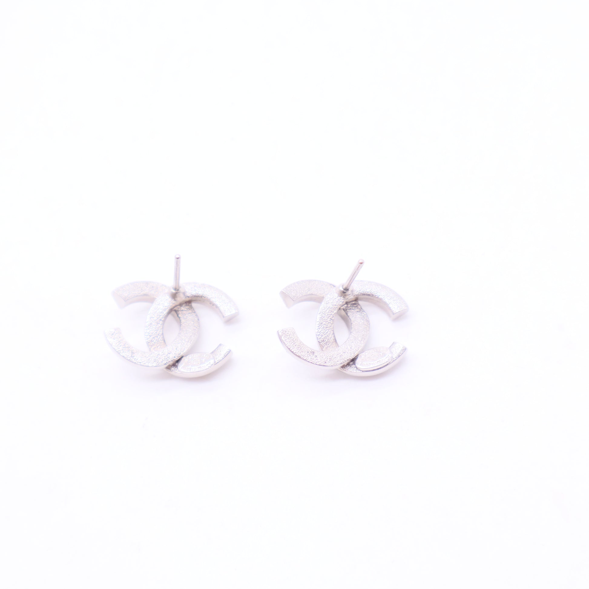 Metal Earrings in Silver W11317