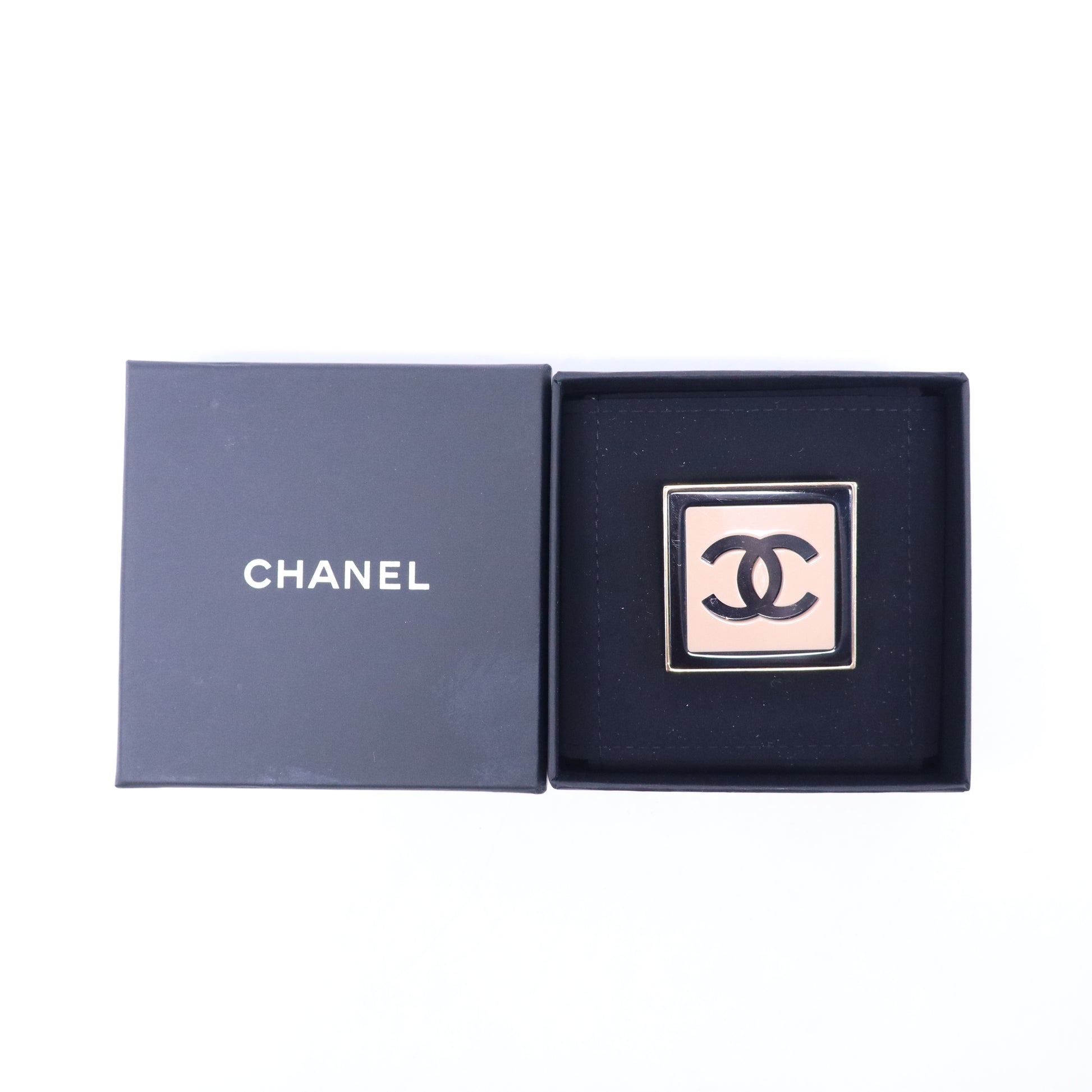 CC Logo Square Frame Brooch W20833