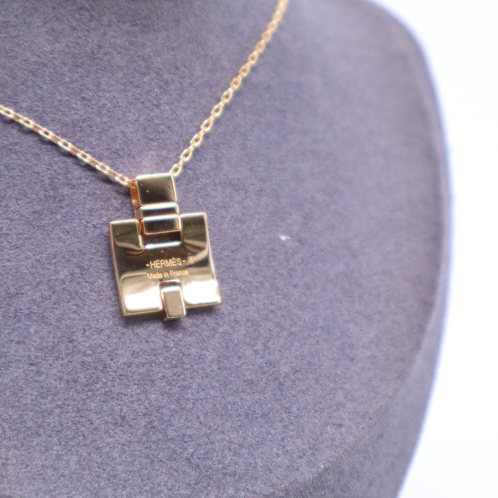 Eileen Pendant Necklace Metal and Enamel W20883