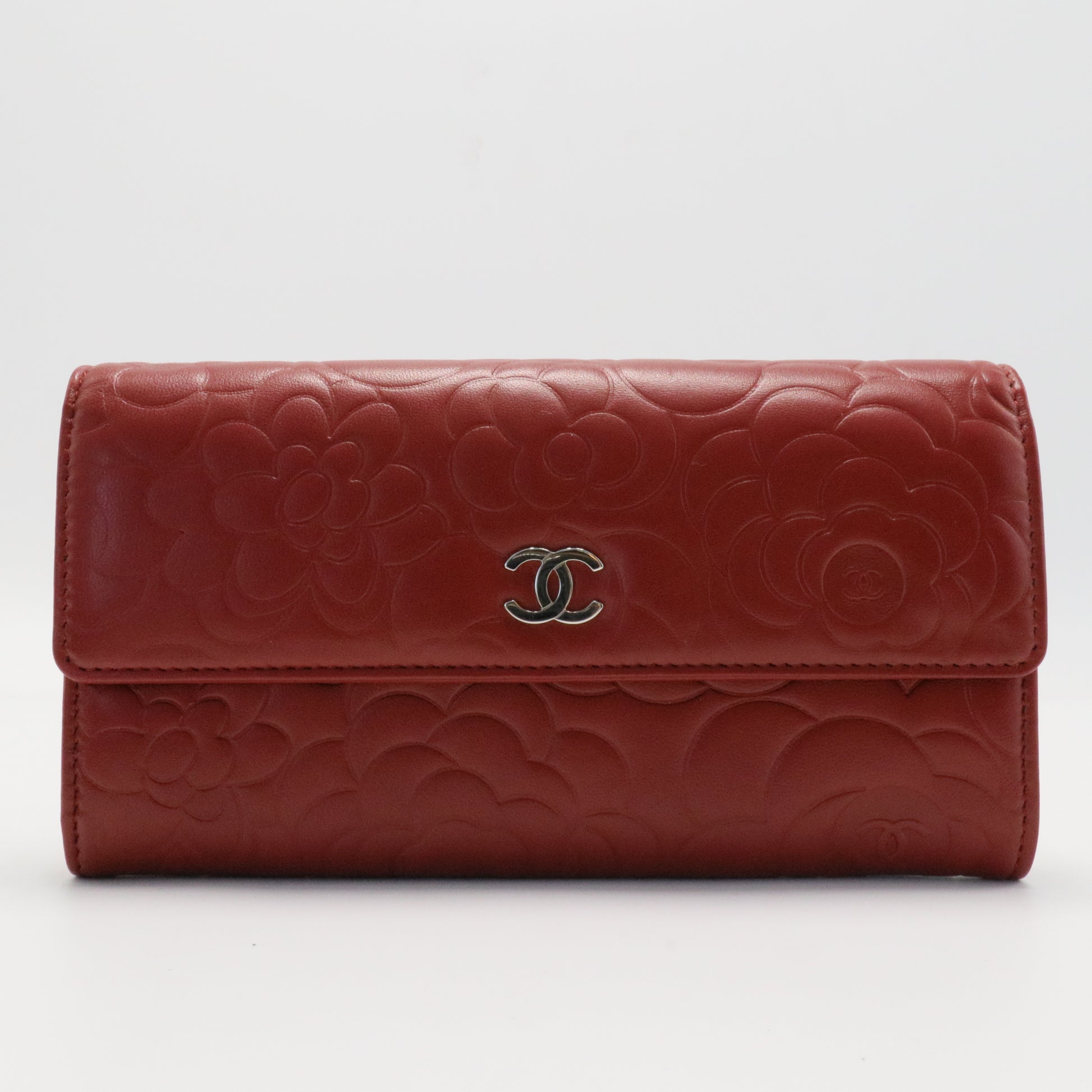 Caviar Camellia Embossed Flap Wallet Red
