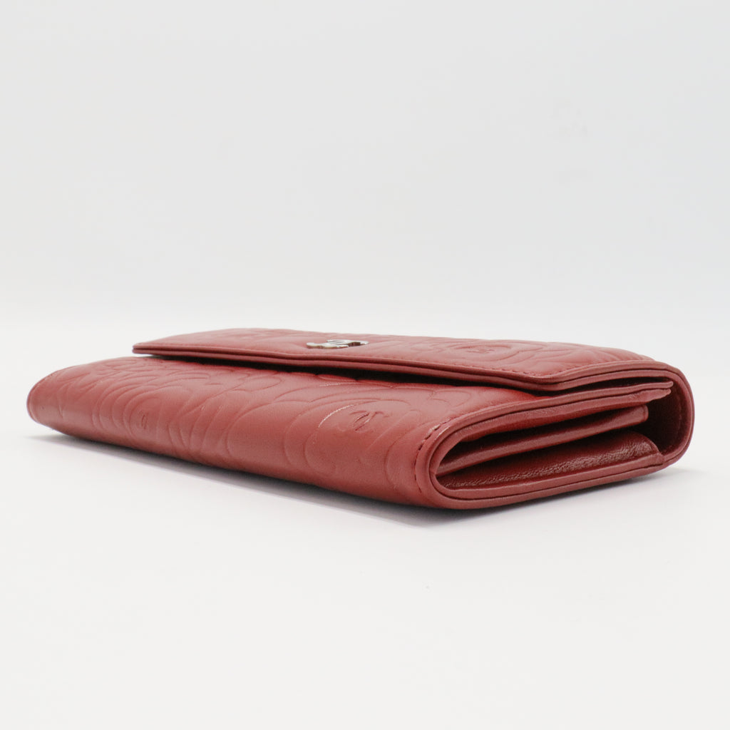 Caviar Camellia Embossed Flap Wallet Red