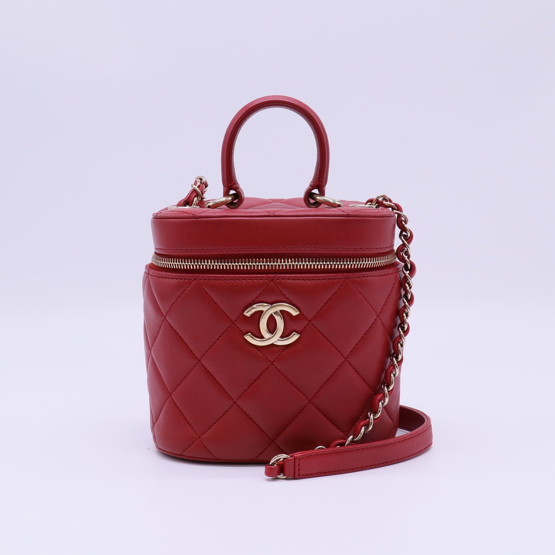 Chanel Small Vanity Case with Top Handle B22576