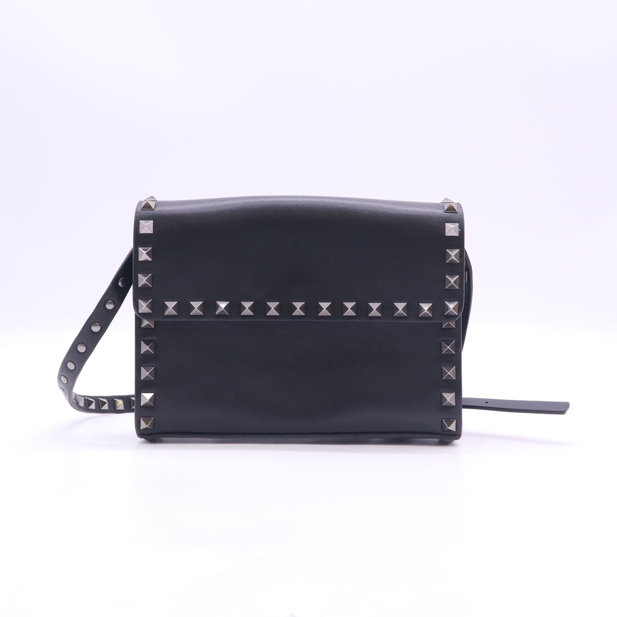 Black Leather Rockstud Flap Crossbody Bag B24195