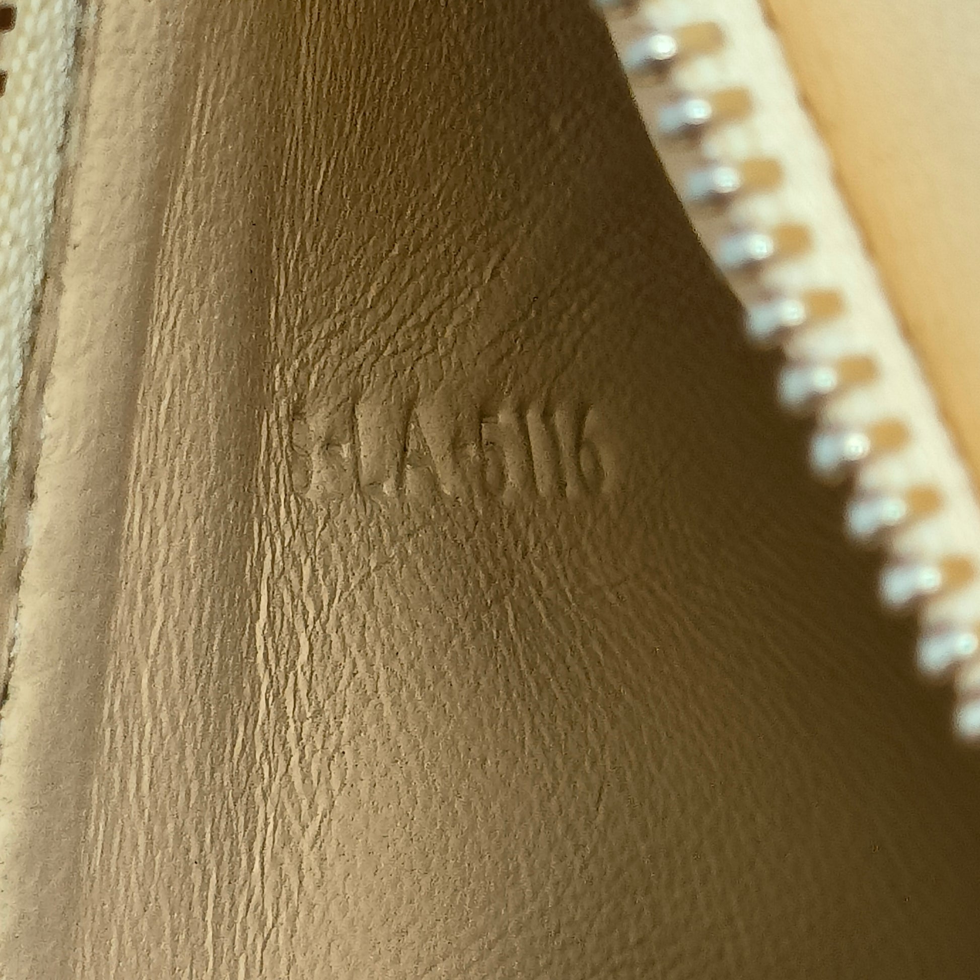 Goat Leather Classic Medium B20886