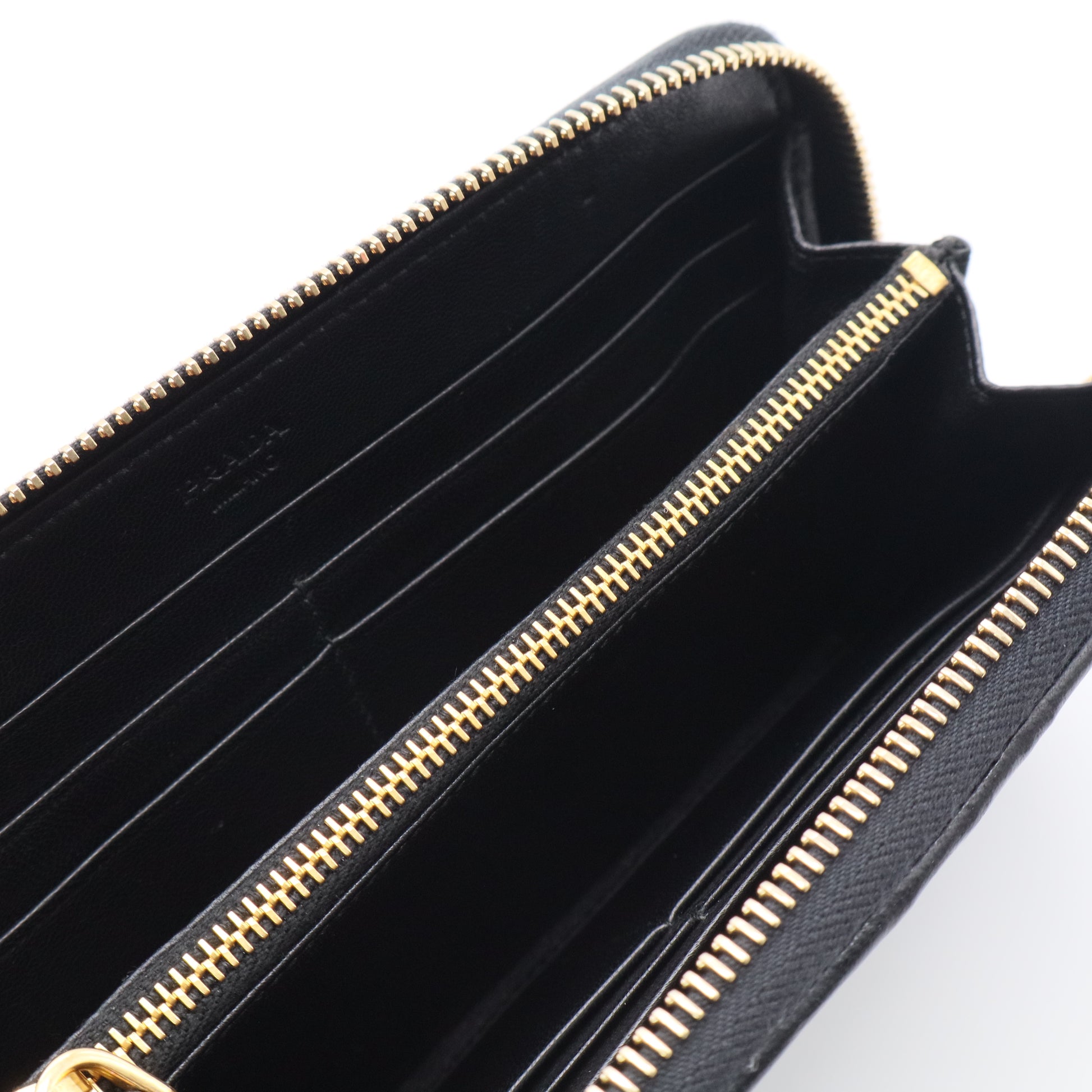 Black Gaufre Nappa Leather Zip Wallet