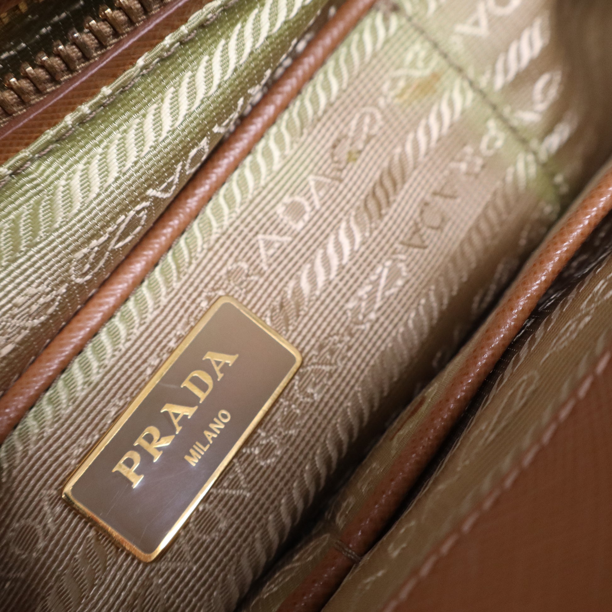 Saffiano Lux Parabole Tote B20760