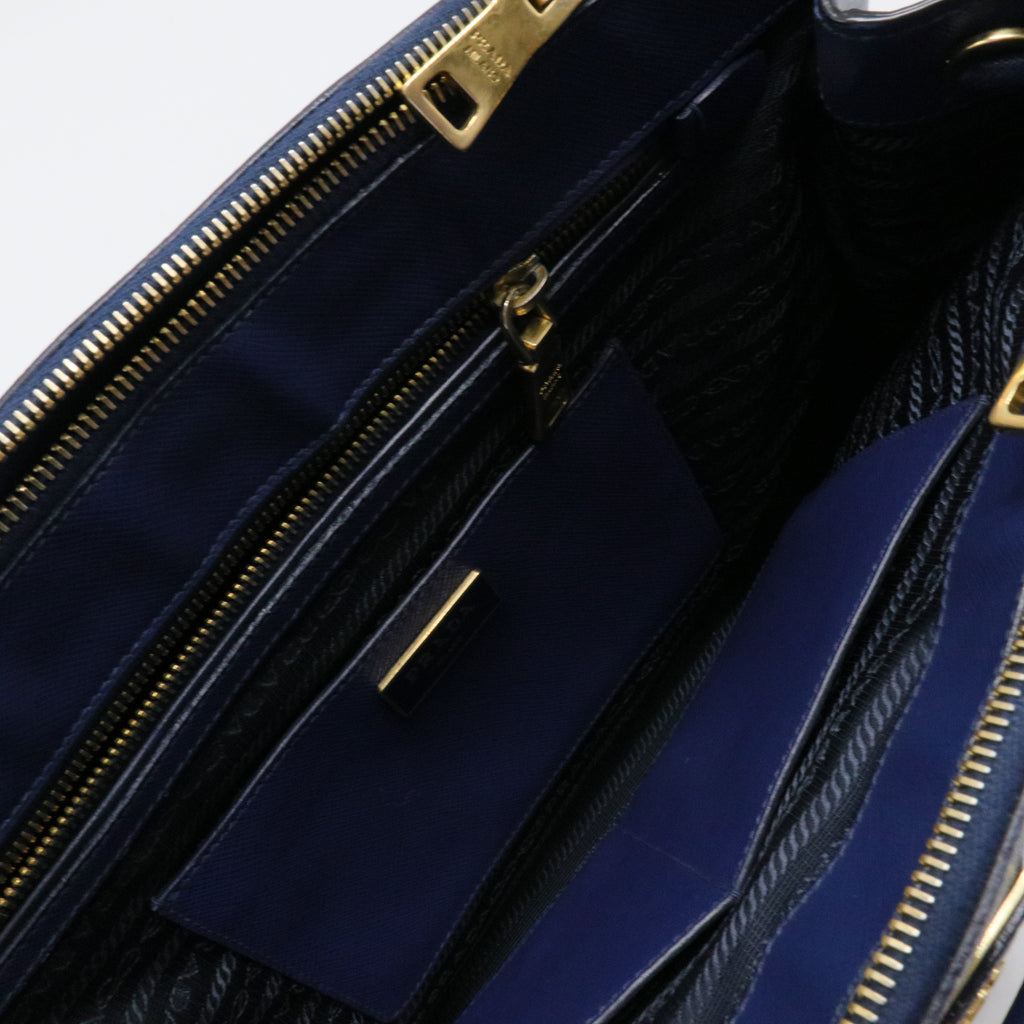 Saffiano Lux Leather Galleria Double Zip Medium
