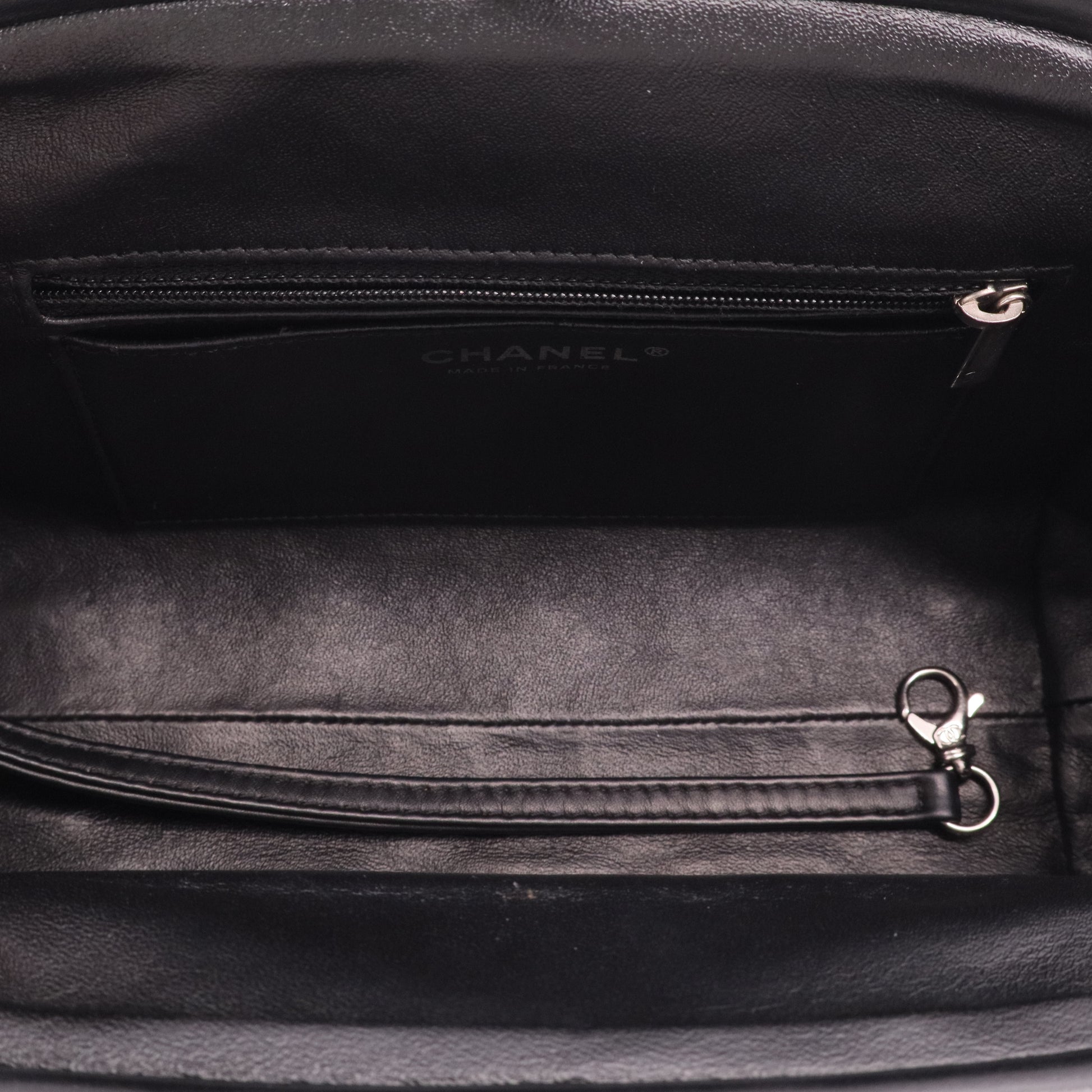 Chanel Black patent leather granny button shoulder bag Twins