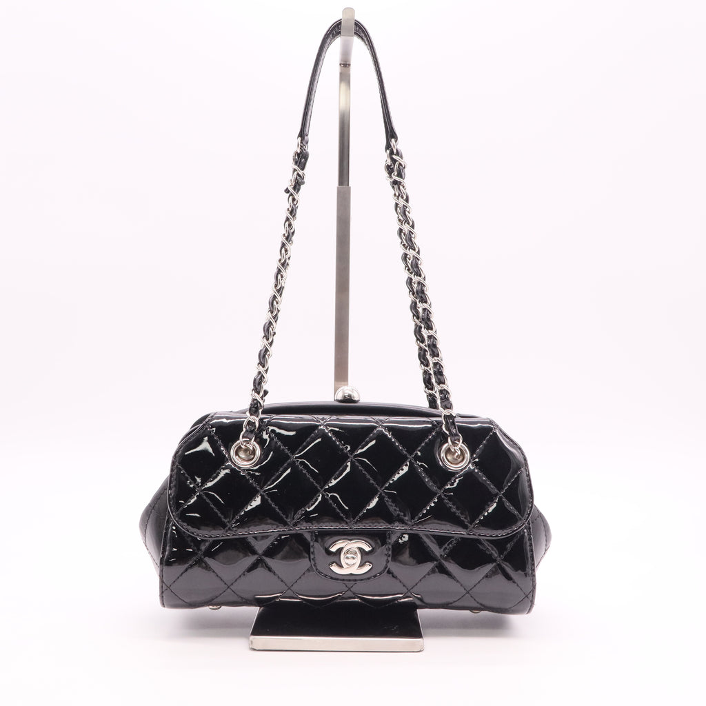 Chanel Black patent leather granny button shoulder bag Twins