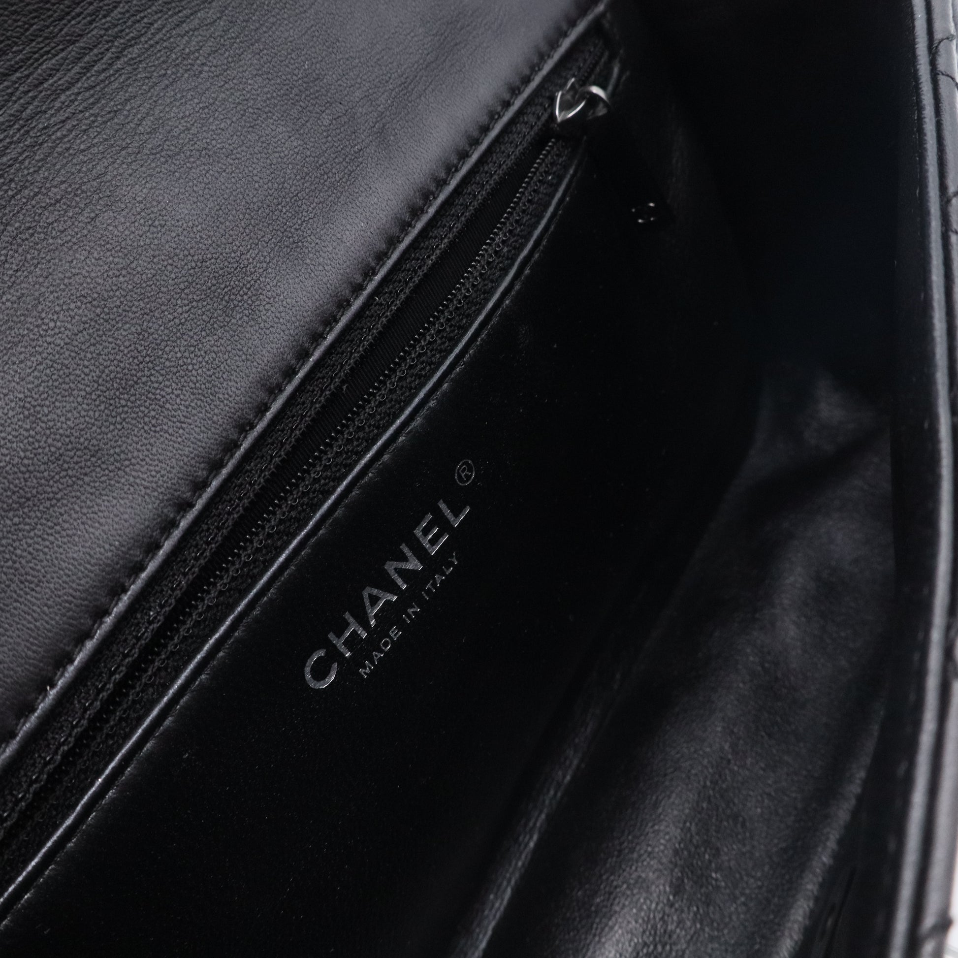 Jumbo Twist Flap Bag