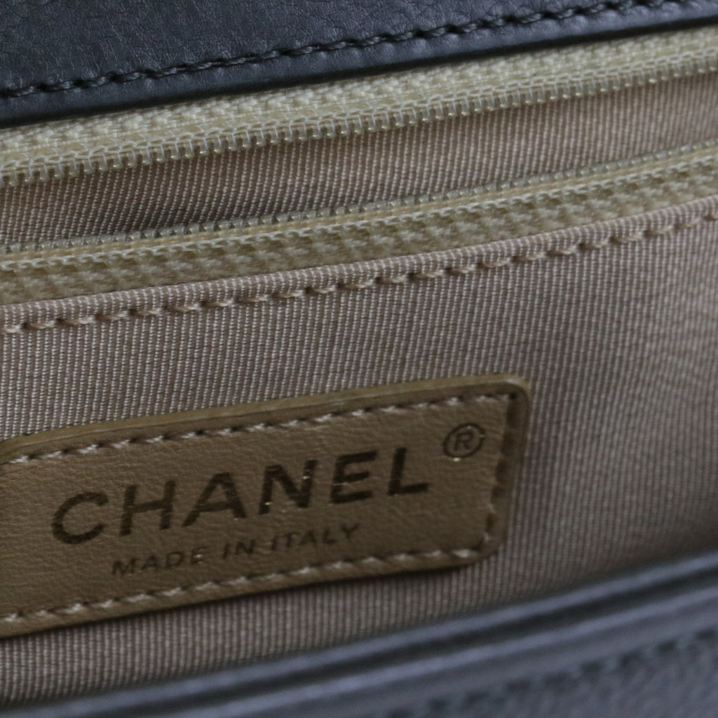 Label Click Flap Bag Quilted Calfskin