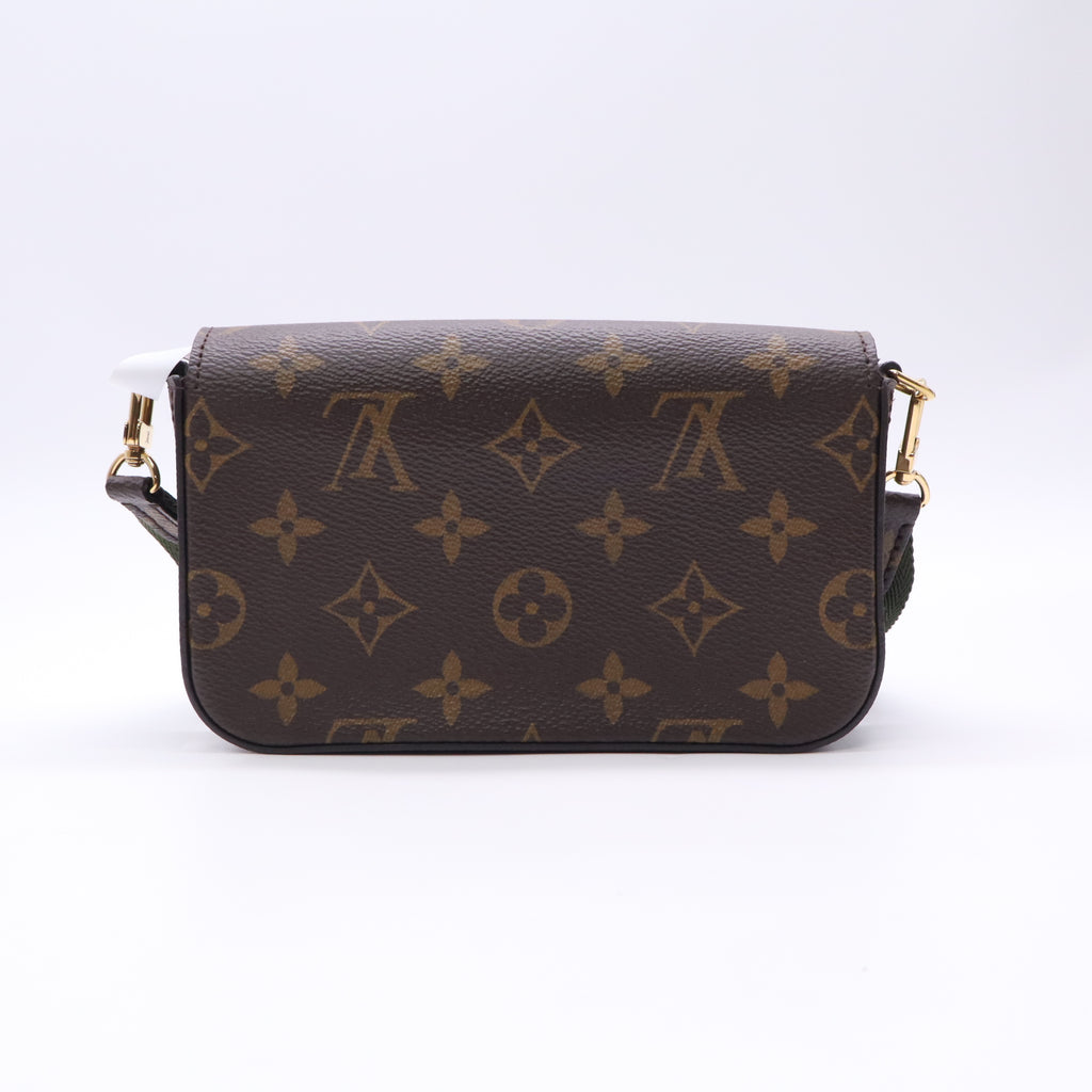 Louis Vuitton Monogram Félicie Strap & Go B23557