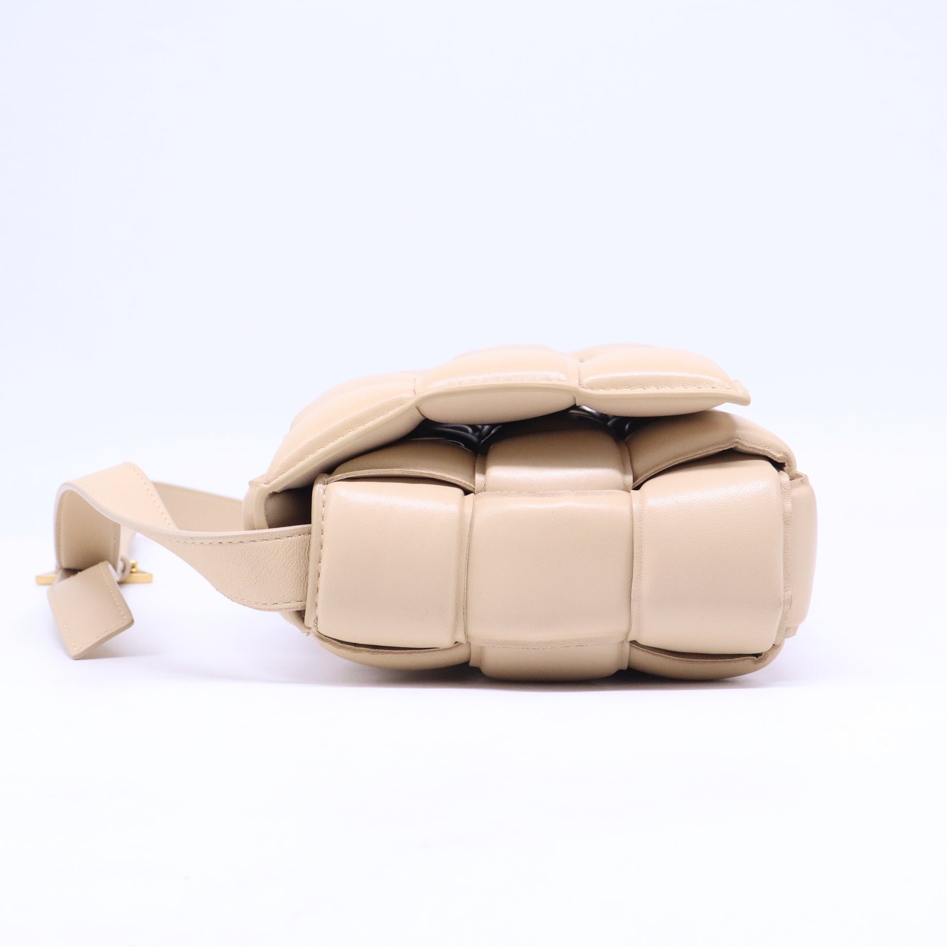 Intrecciato Padded Cassette B21015