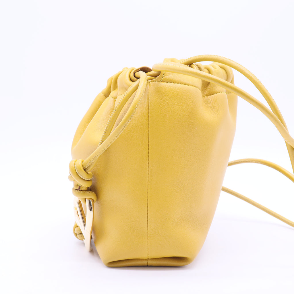 mini VLogo Pouf bucket bag B12384