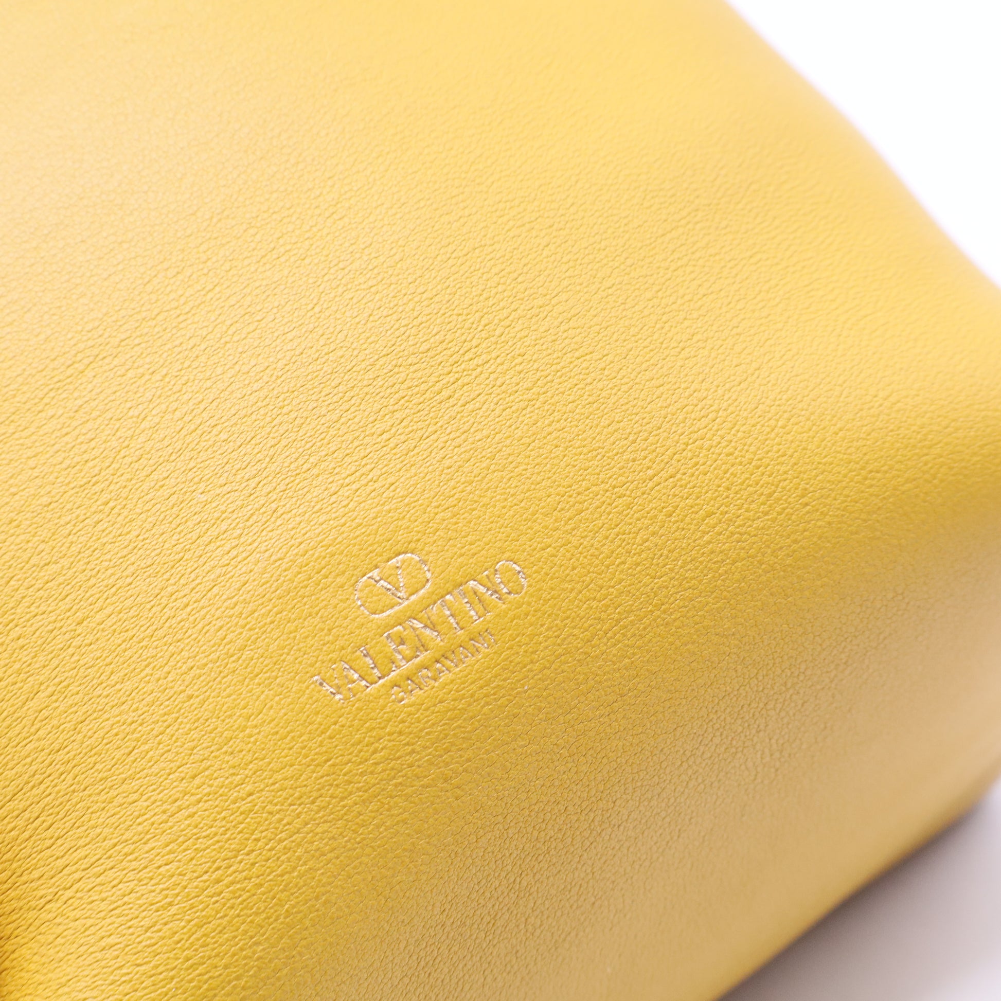 mini VLogo Pouf bucket bag B12384
