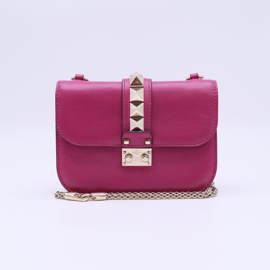 Glam Lock Shoulder Bag Leather Small B22370