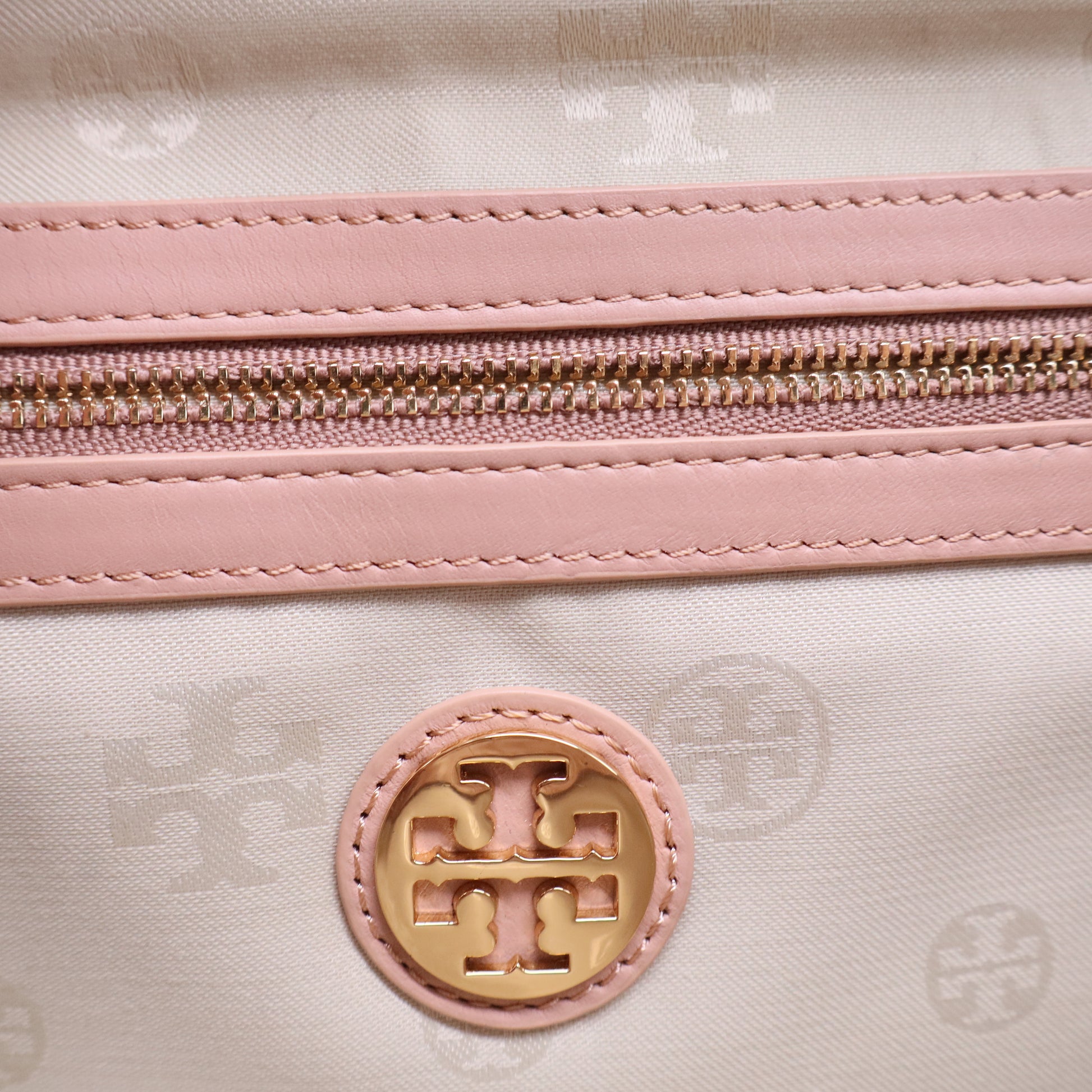 Leather Shoulder Bag B20614