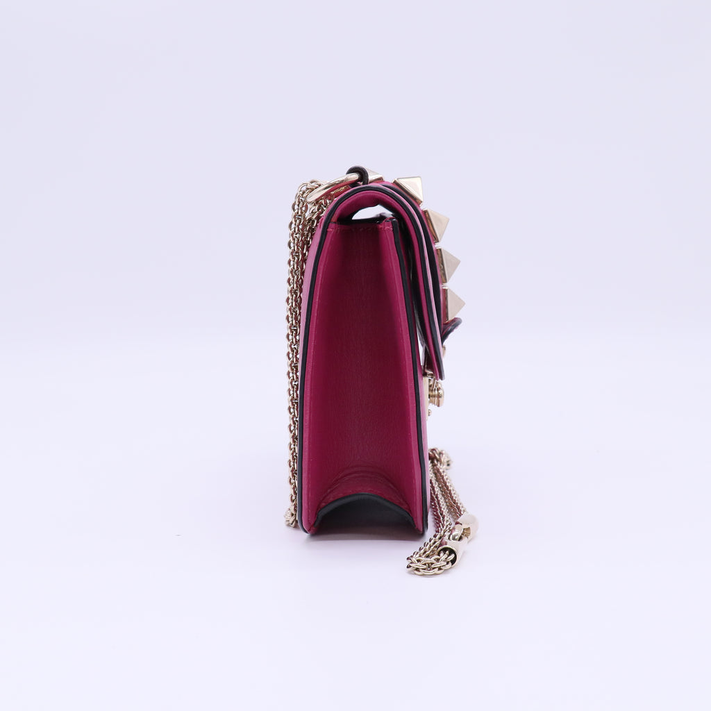 Glam Lock Shoulder Bag Leather Small B22370
